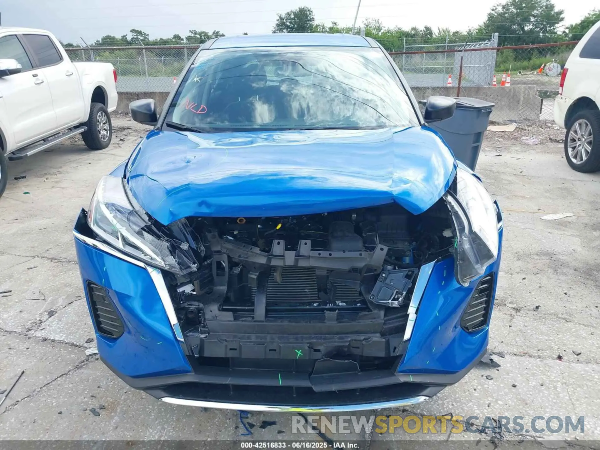 13 fotografías del automóvil dañado 3N1CP5BV3PL562439 NISSAN KICKS 2023