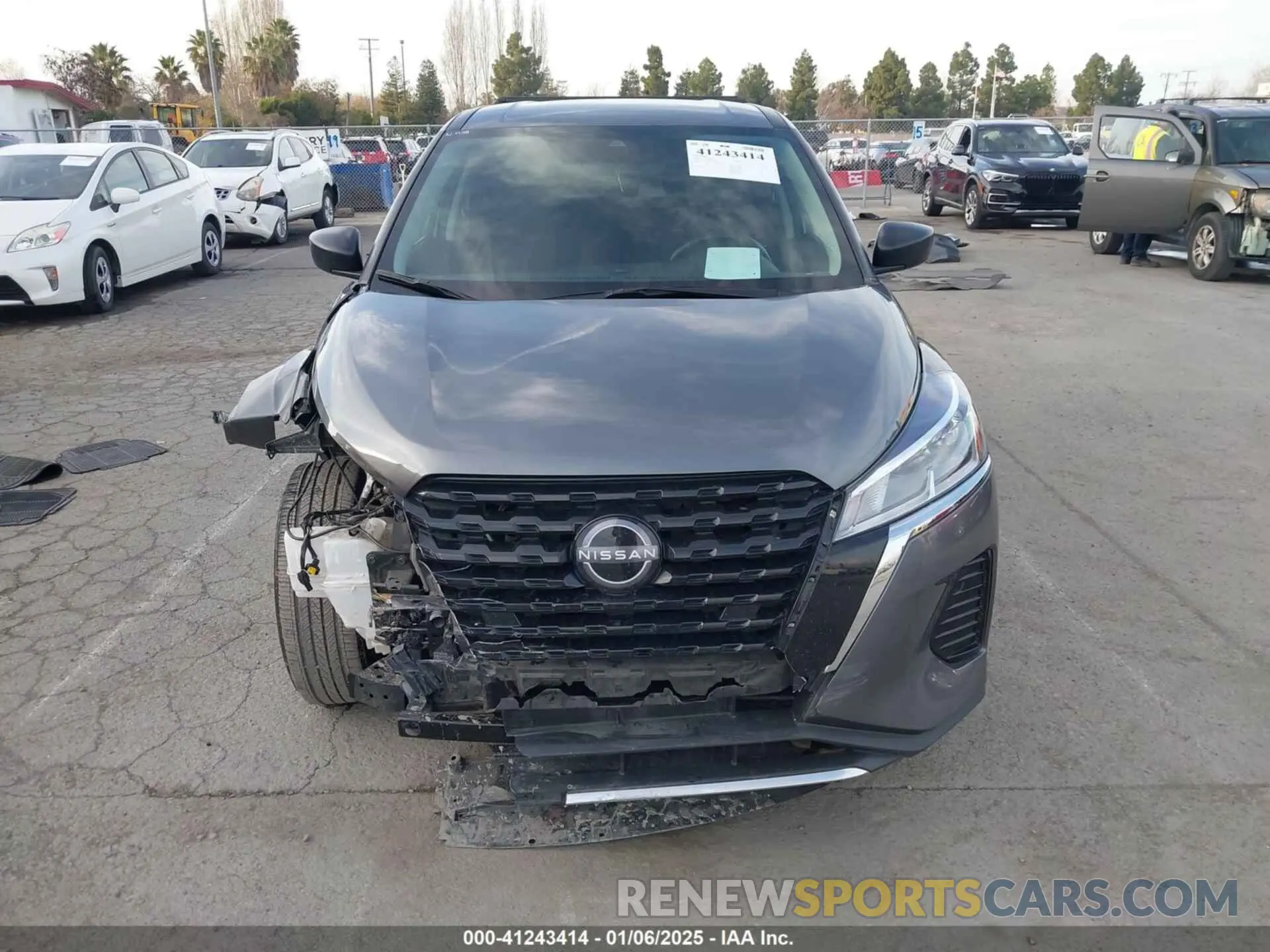 12 fotografías del automóvil dañado 3N1CP5BV4PL469266 NISSAN KICKS 2023