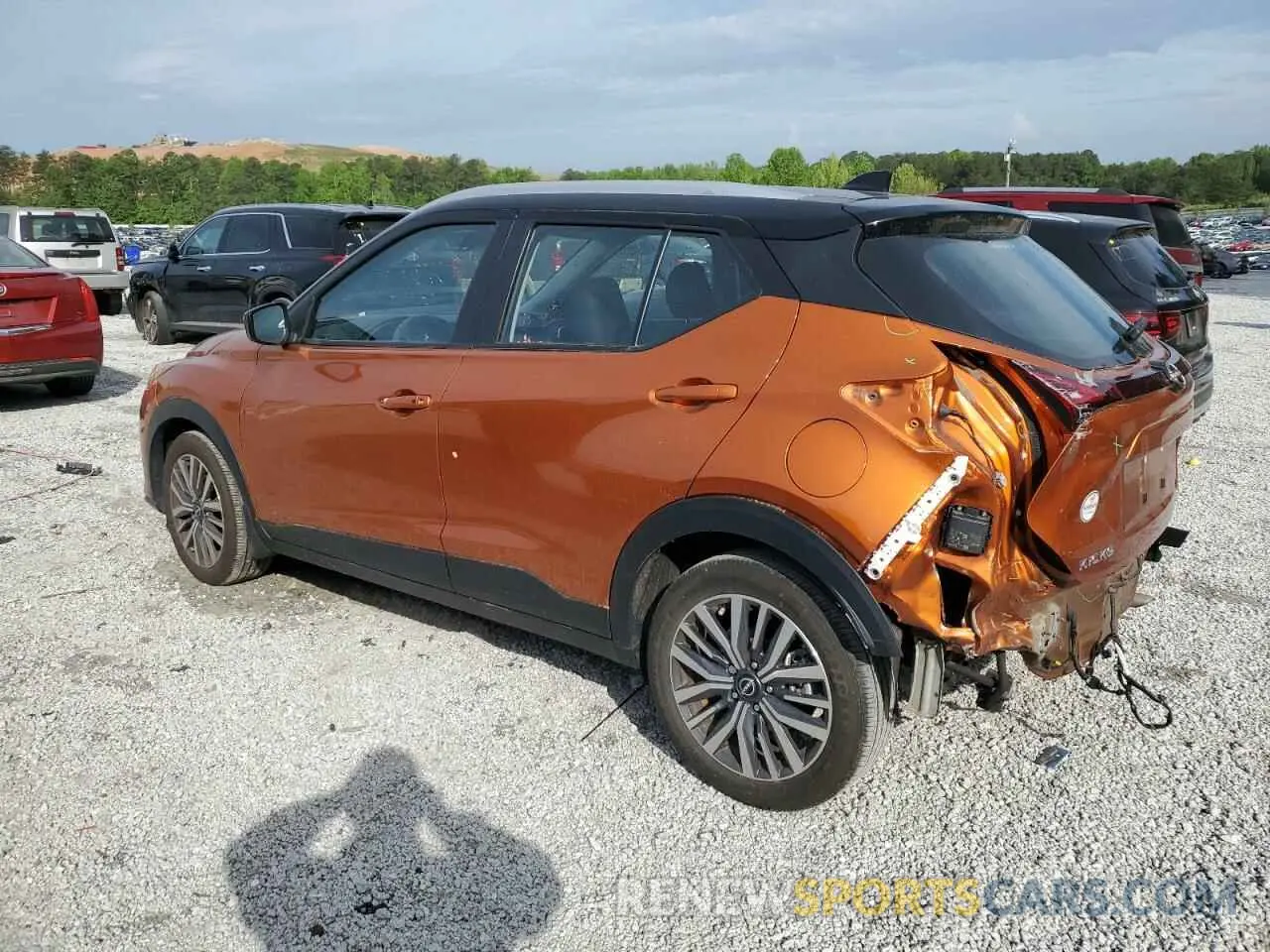2 fotografías del automóvil dañado 3N1CP5CV0PL496513 NISSAN KICKS 2023