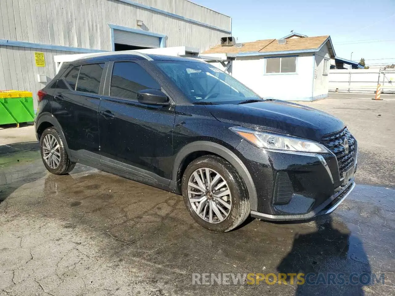 4 fotografías del automóvil dañado 3N1CP5CV1PL513500 NISSAN KICKS 2023