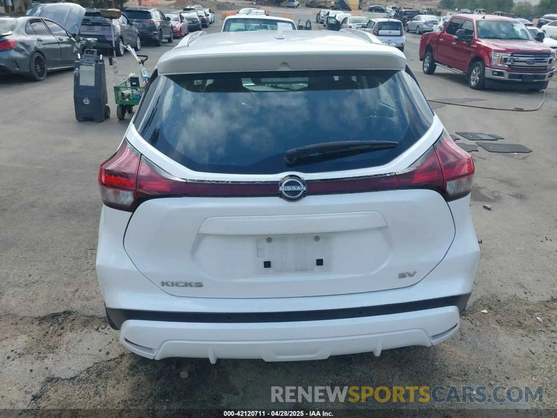 16 fotografías del automóvil dañado 3N1CP5CV2PL477803 NISSAN KICKS 2023
