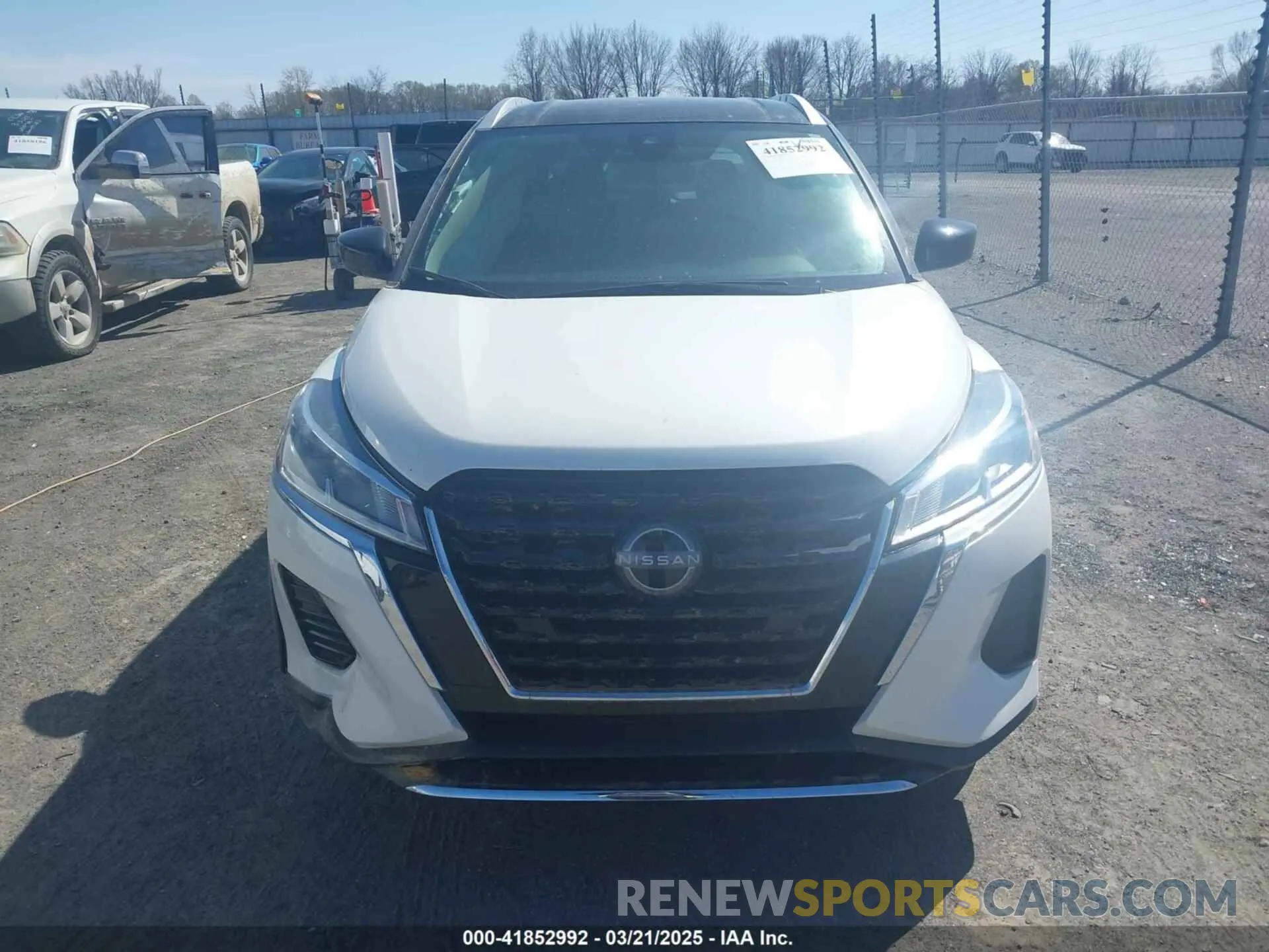 12 fotografías del automóvil dañado 3N1CP5CV2PL504076 NISSAN KICKS 2023