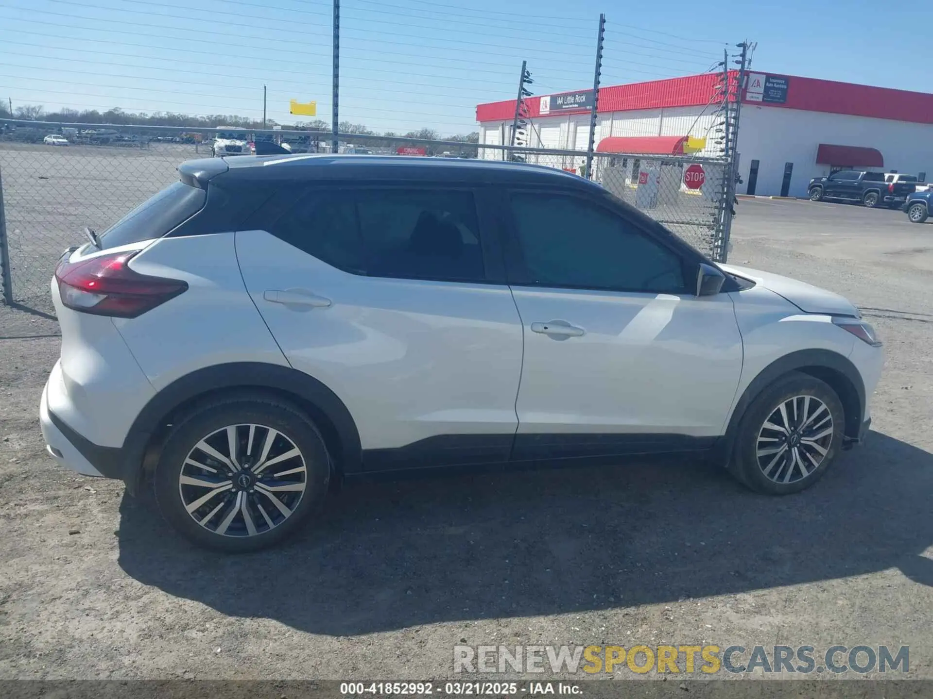 13 fotografías del automóvil dañado 3N1CP5CV2PL504076 NISSAN KICKS 2023