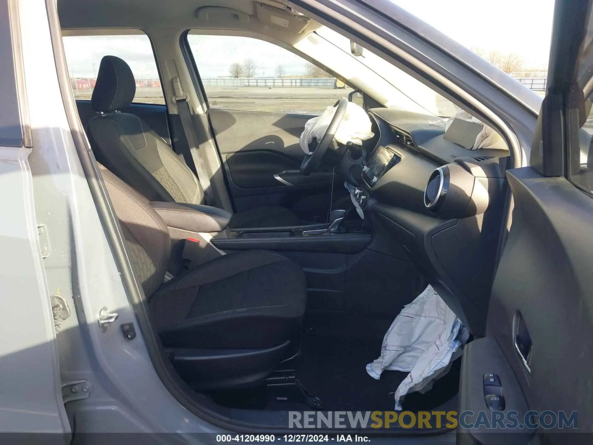 5 fotografías del automóvil dañado 3N1CP5CV3PL470164 NISSAN KICKS 2023