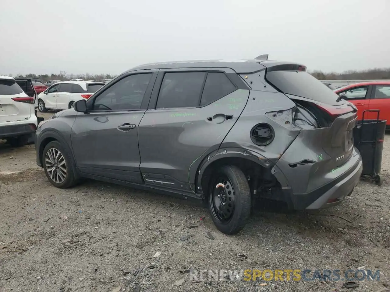 2 fotografías del automóvil dañado 3N1CP5CV3PL526815 NISSAN KICKS 2023