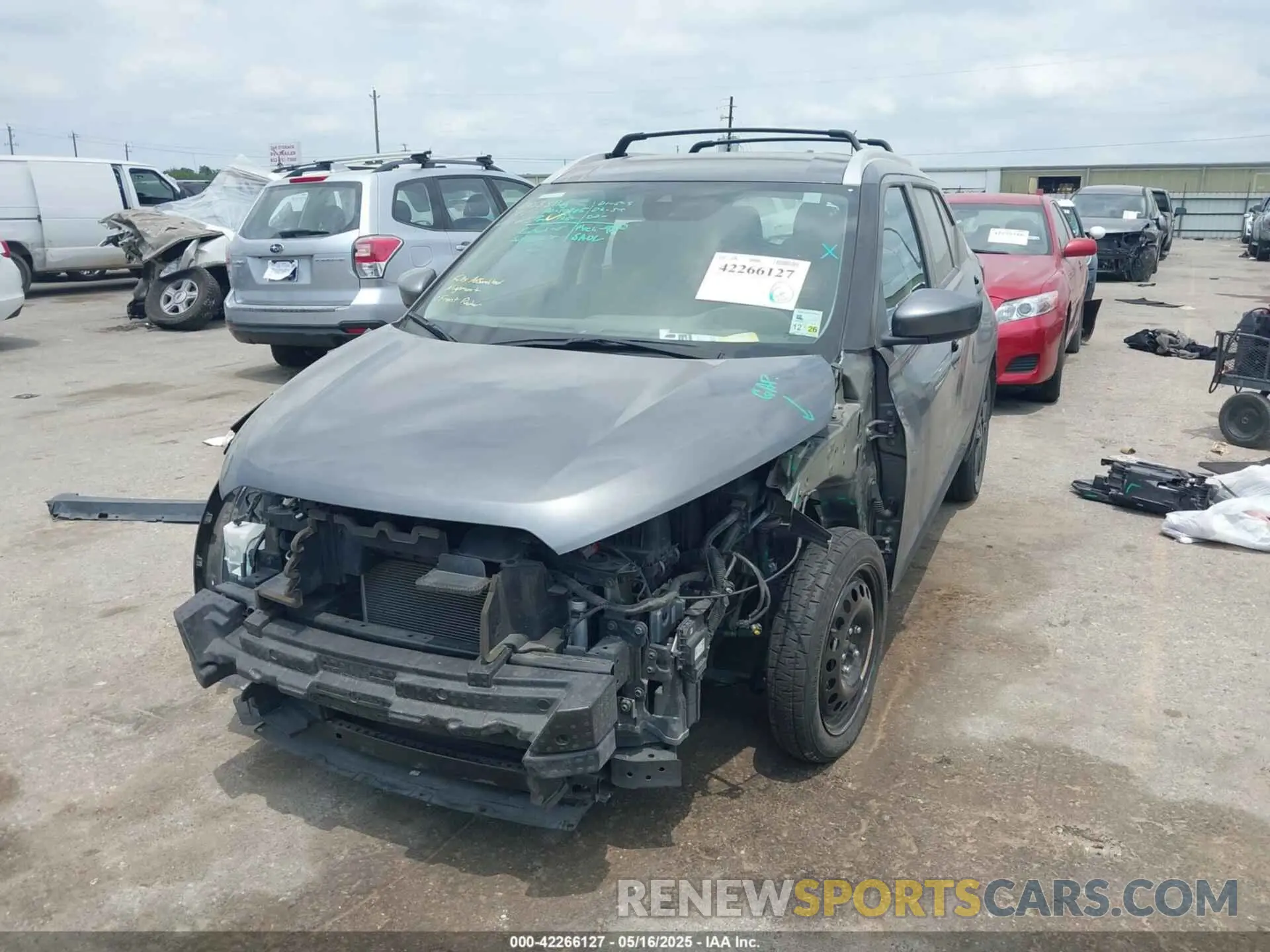 2 fotografías del automóvil dañado 3N1CP5CV4PL485191 NISSAN KICKS 2023