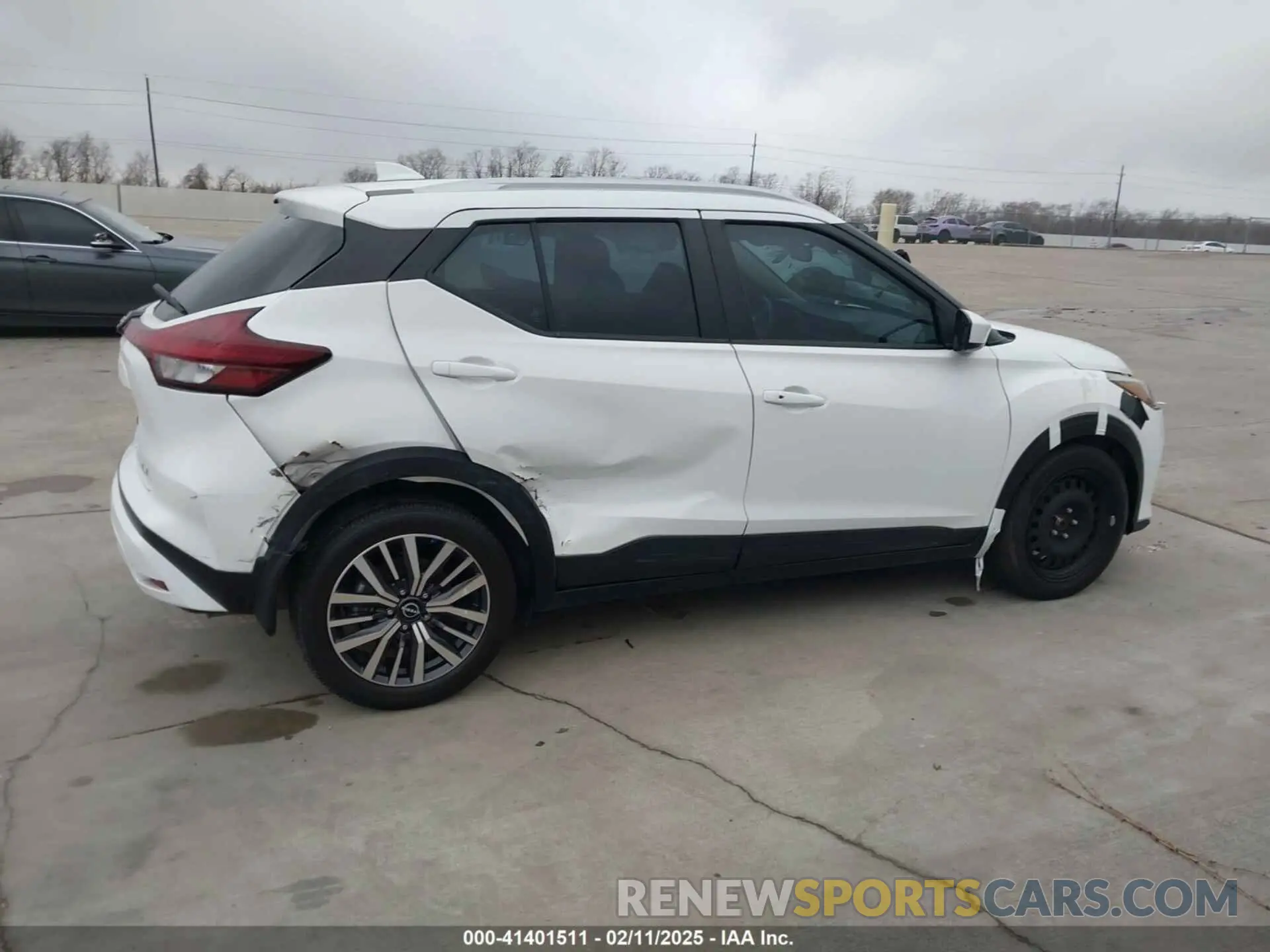 13 fotografías del automóvil dañado 3N1CP5CV5PL487743 NISSAN KICKS 2023