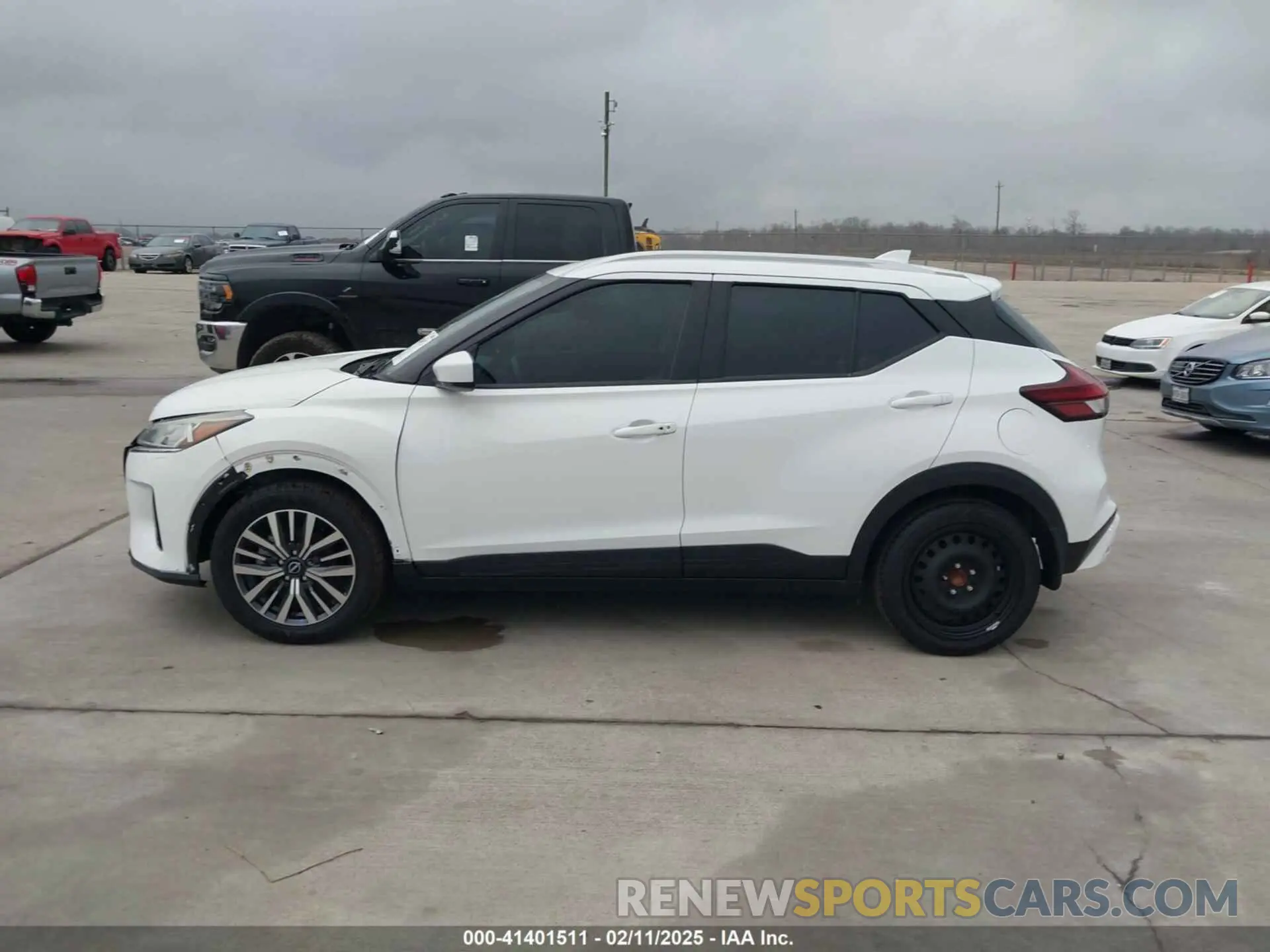 14 fotografías del automóvil dañado 3N1CP5CV5PL487743 NISSAN KICKS 2023