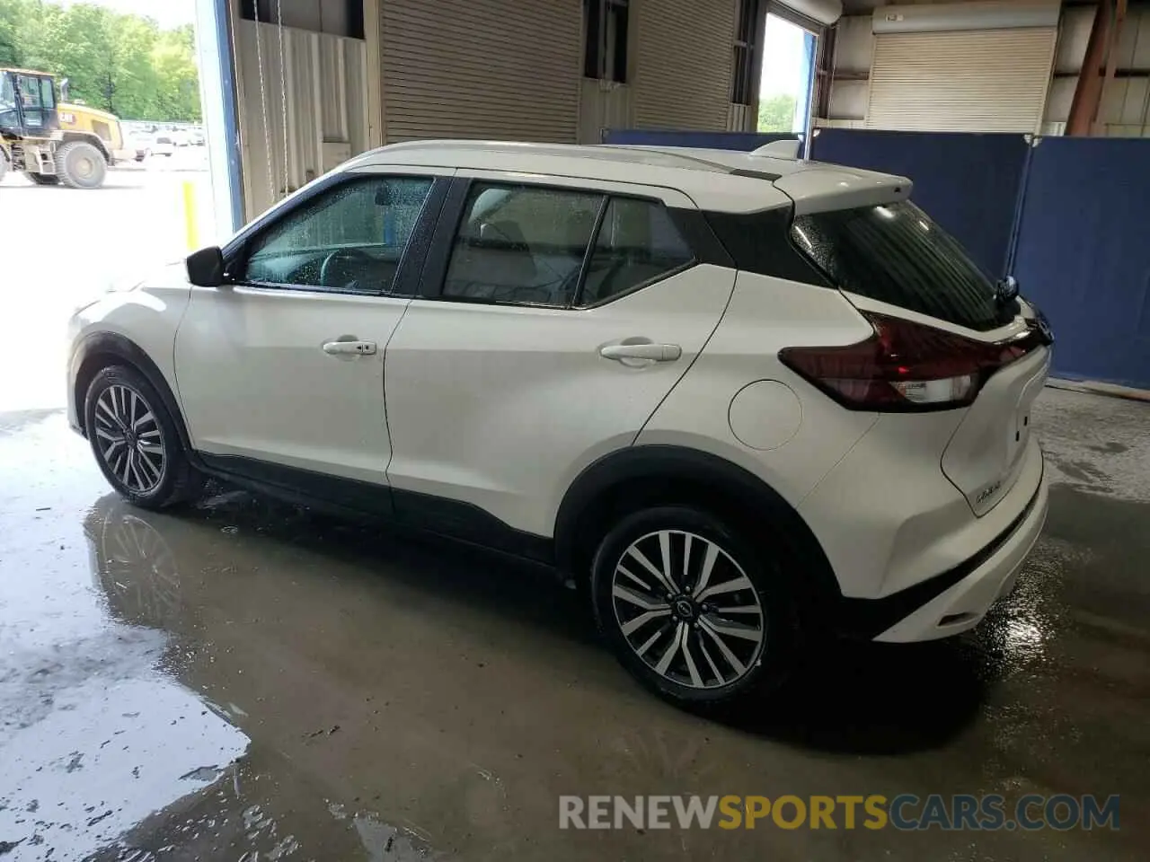 2 fotografías del automóvil dañado 3N1CP5CV5PL513192 NISSAN KICKS 2023