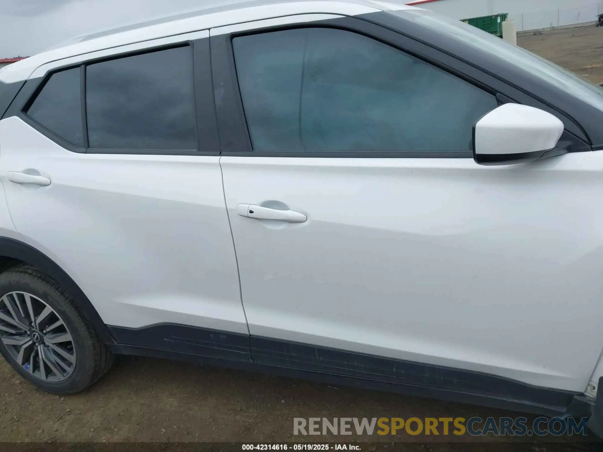 13 fotografías del automóvil dañado 3N1CP5CV5PL544135 NISSAN KICKS 2023