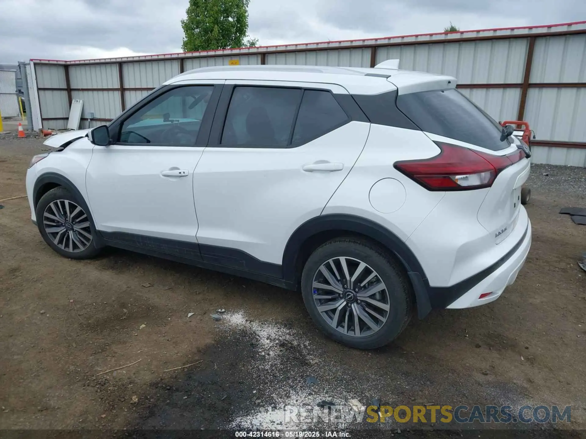 3 fotografías del automóvil dañado 3N1CP5CV5PL544135 NISSAN KICKS 2023