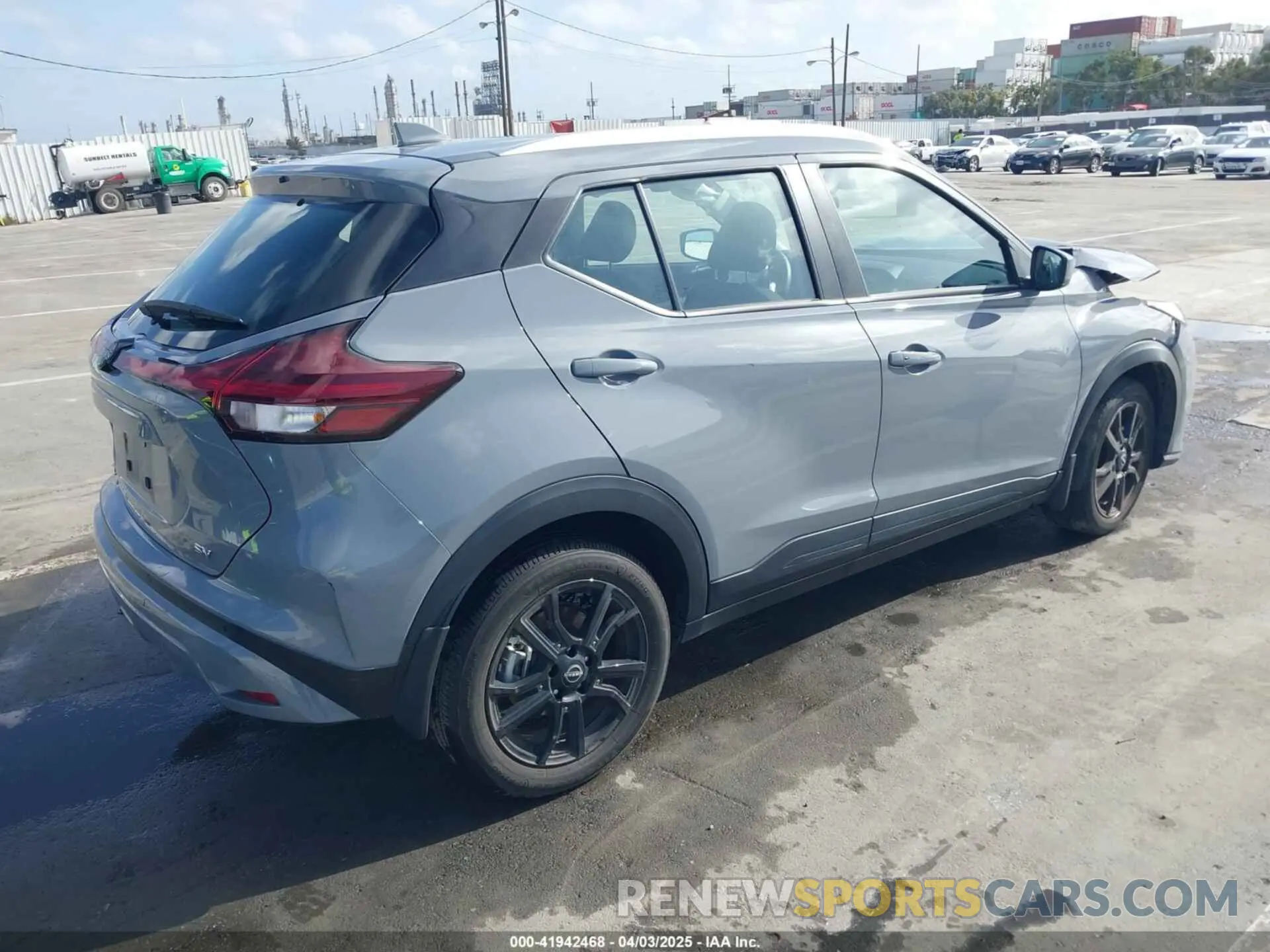 4 fotografías del automóvil dañado 3N1CP5CV7PL472757 NISSAN KICKS 2023