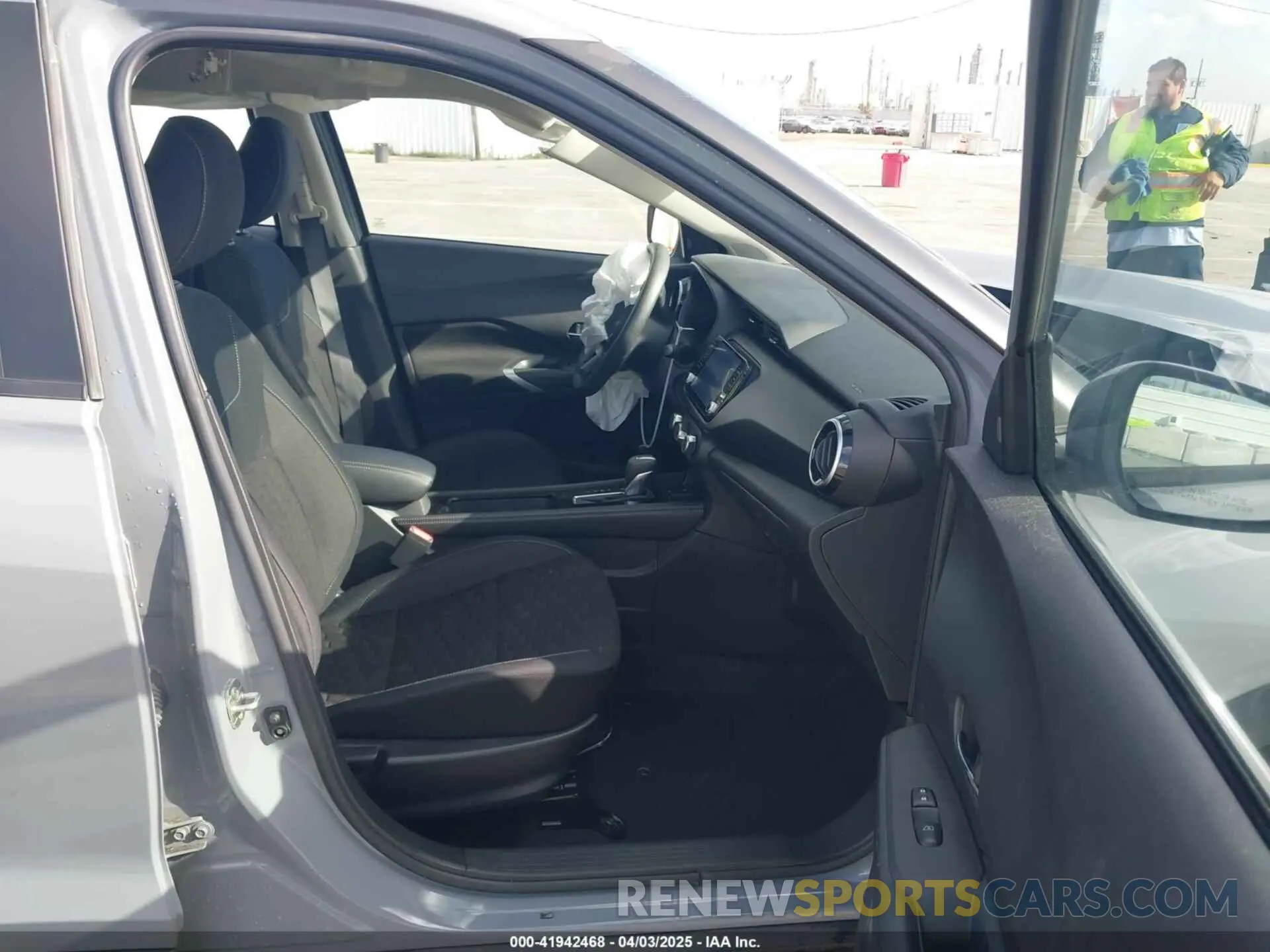 5 fotografías del automóvil dañado 3N1CP5CV7PL472757 NISSAN KICKS 2023