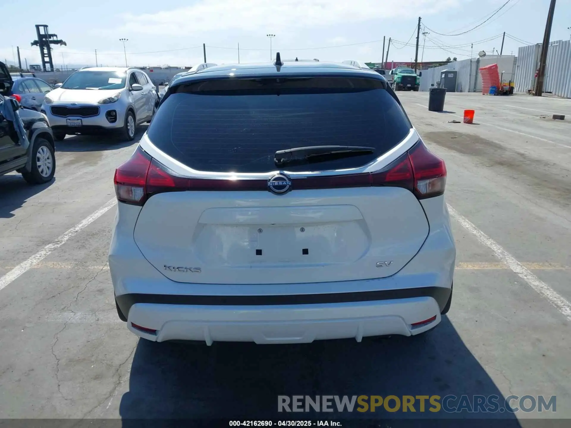 17 fotografías del automóvil dañado 3N1CP5CV7PL529507 NISSAN KICKS 2023
