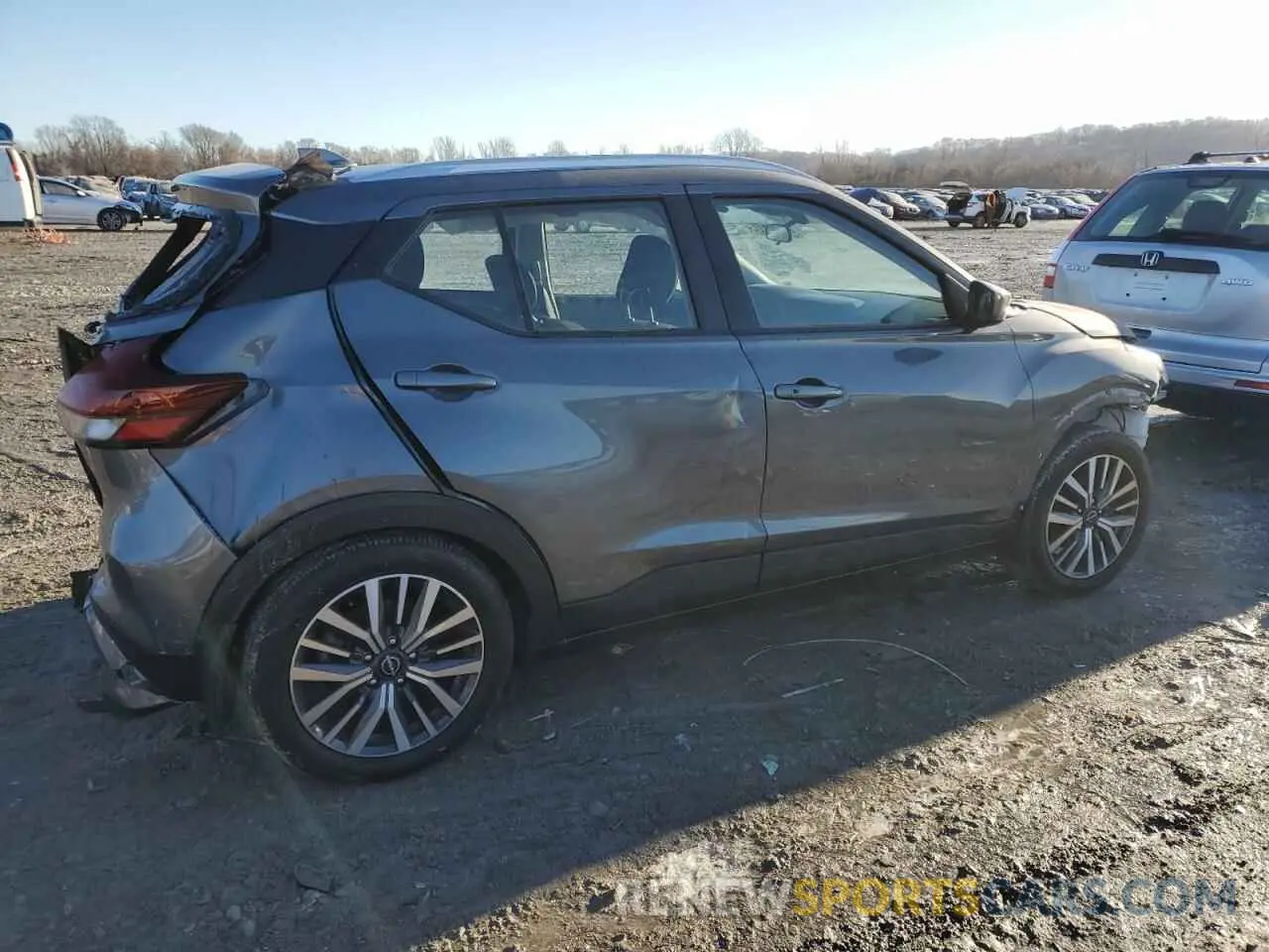 3 fotografías del automóvil dañado 3N1CP5CV9PL467561 NISSAN KICKS 2023