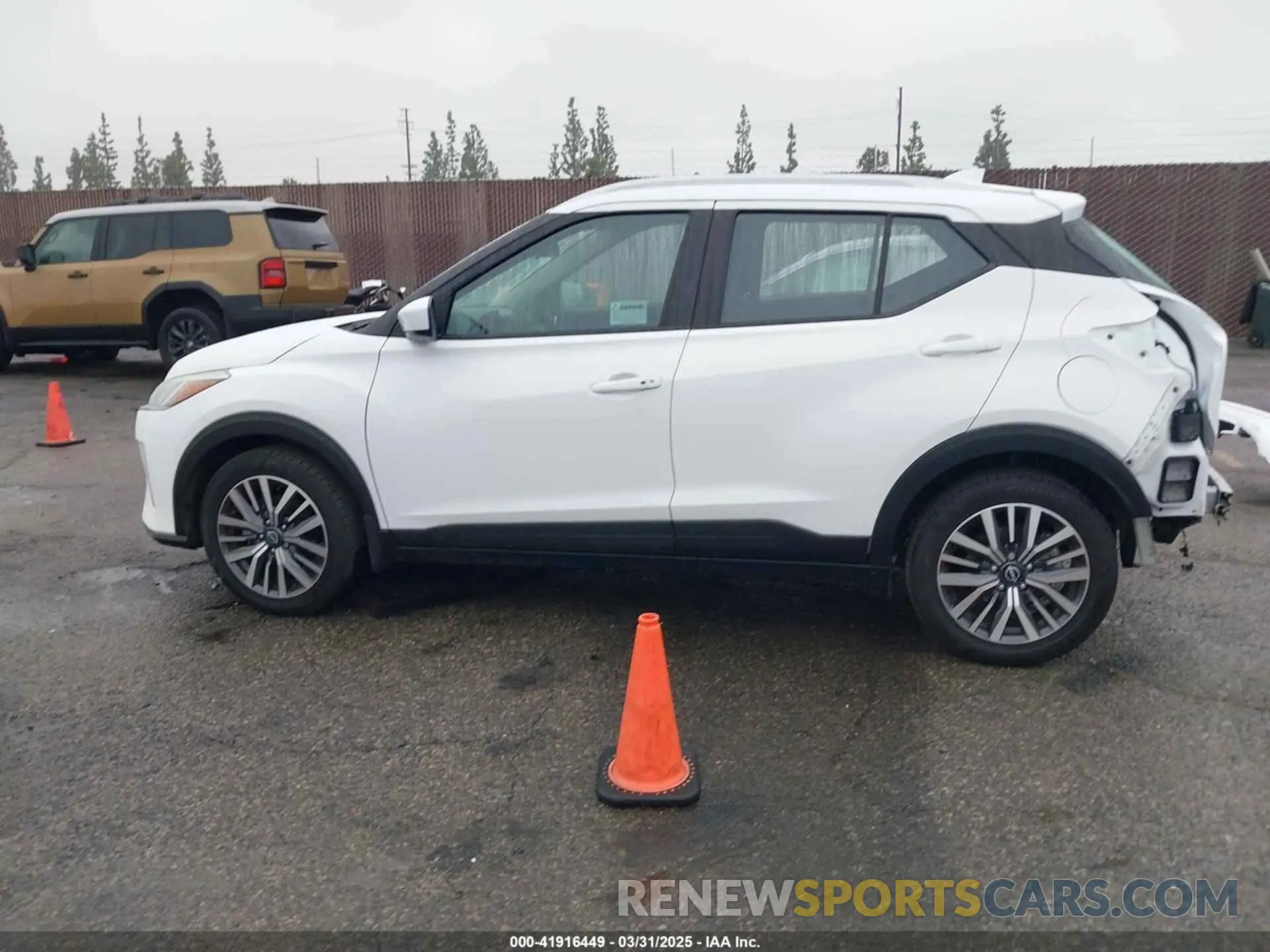15 fotografías del automóvil dañado 3N1CP5CVXPL523961 NISSAN KICKS 2023