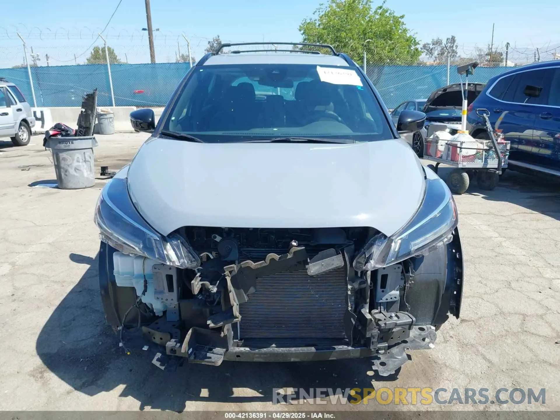 13 fotografías del automóvil dañado 3N1CP5DV0PL553257 NISSAN KICKS 2023