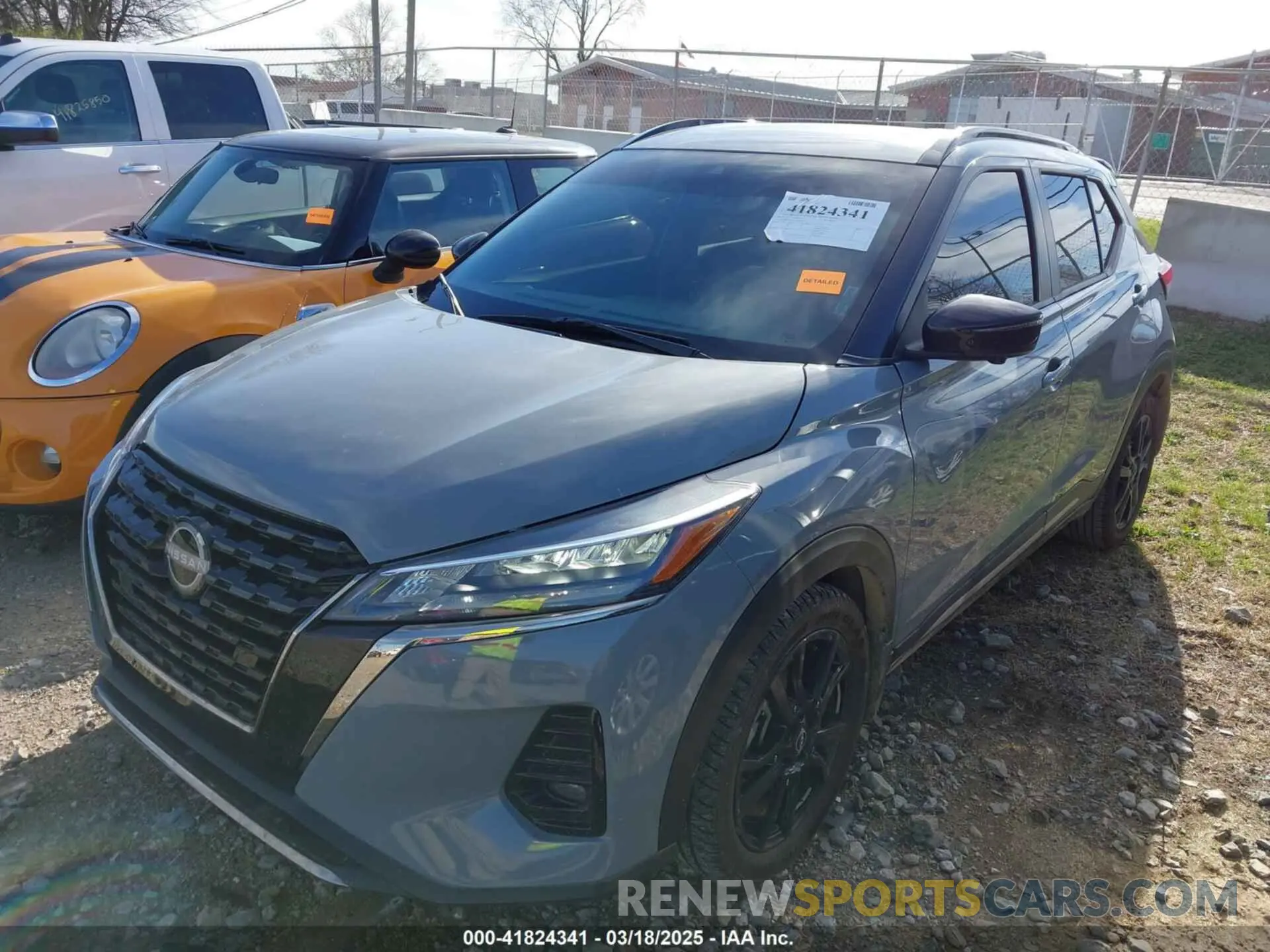 2 fotografías del automóvil dañado 3N1CP5DV1PL502706 NISSAN KICKS 2023