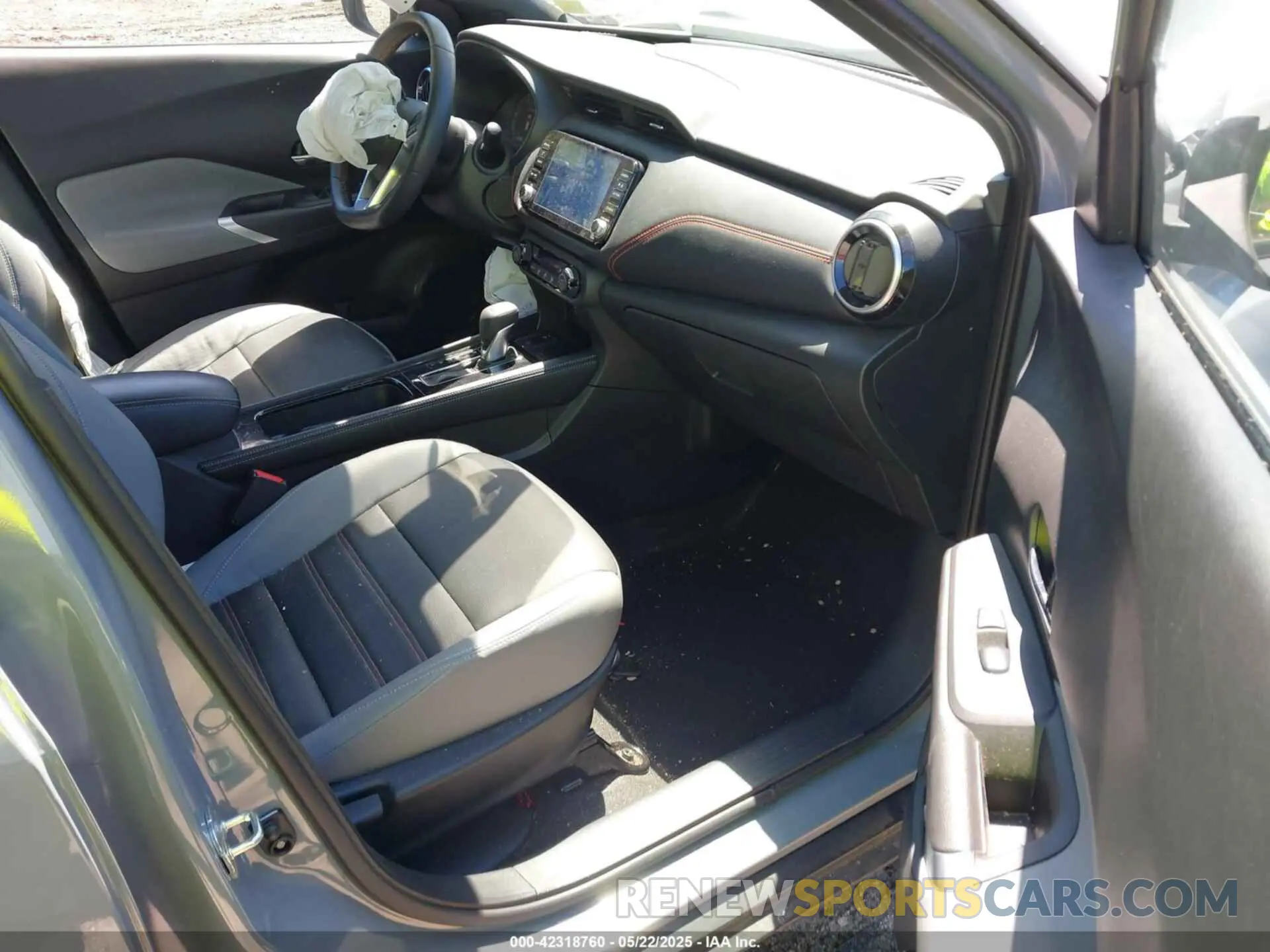 5 fotografías del automóvil dañado 3N1CP5DV1PL571735 NISSAN KICKS 2023