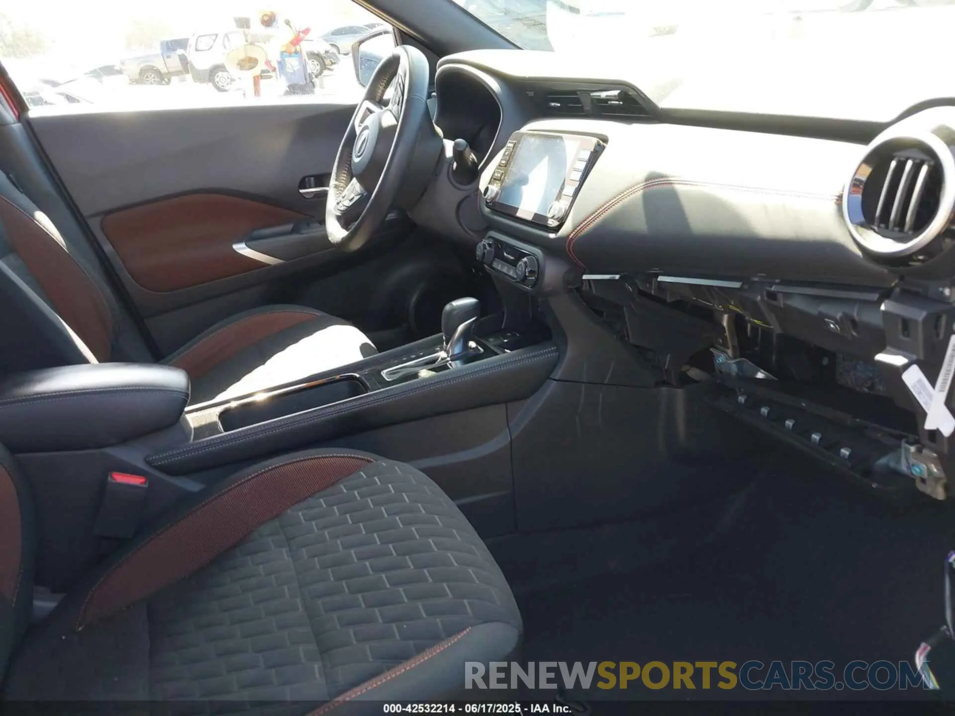 5 fotografías del automóvil dañado 3N1CP5DV3PL488808 NISSAN KICKS 2023