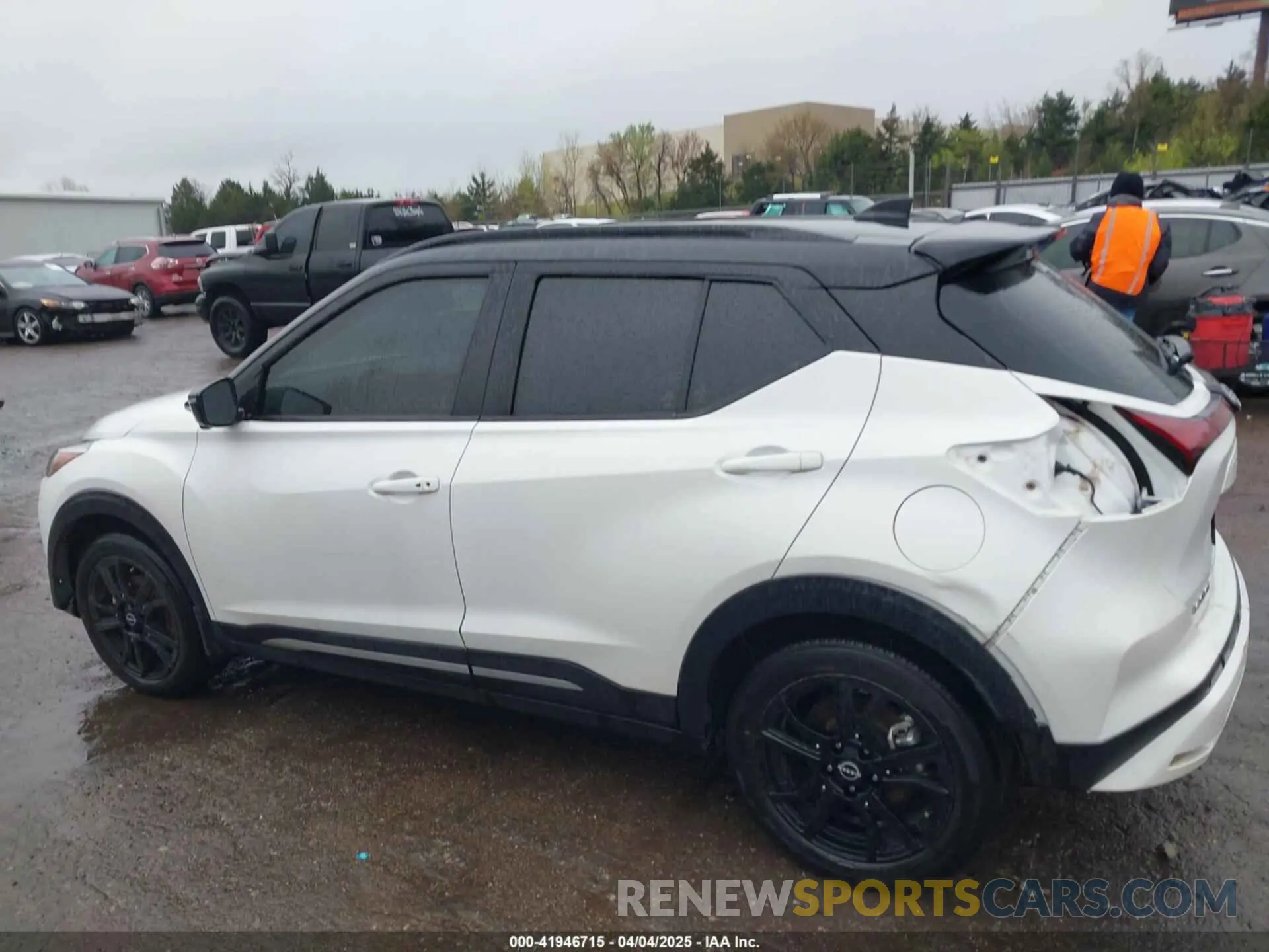 14 fotografías del automóvil dañado 3N1CP5DV3PL492549 NISSAN KICKS 2023