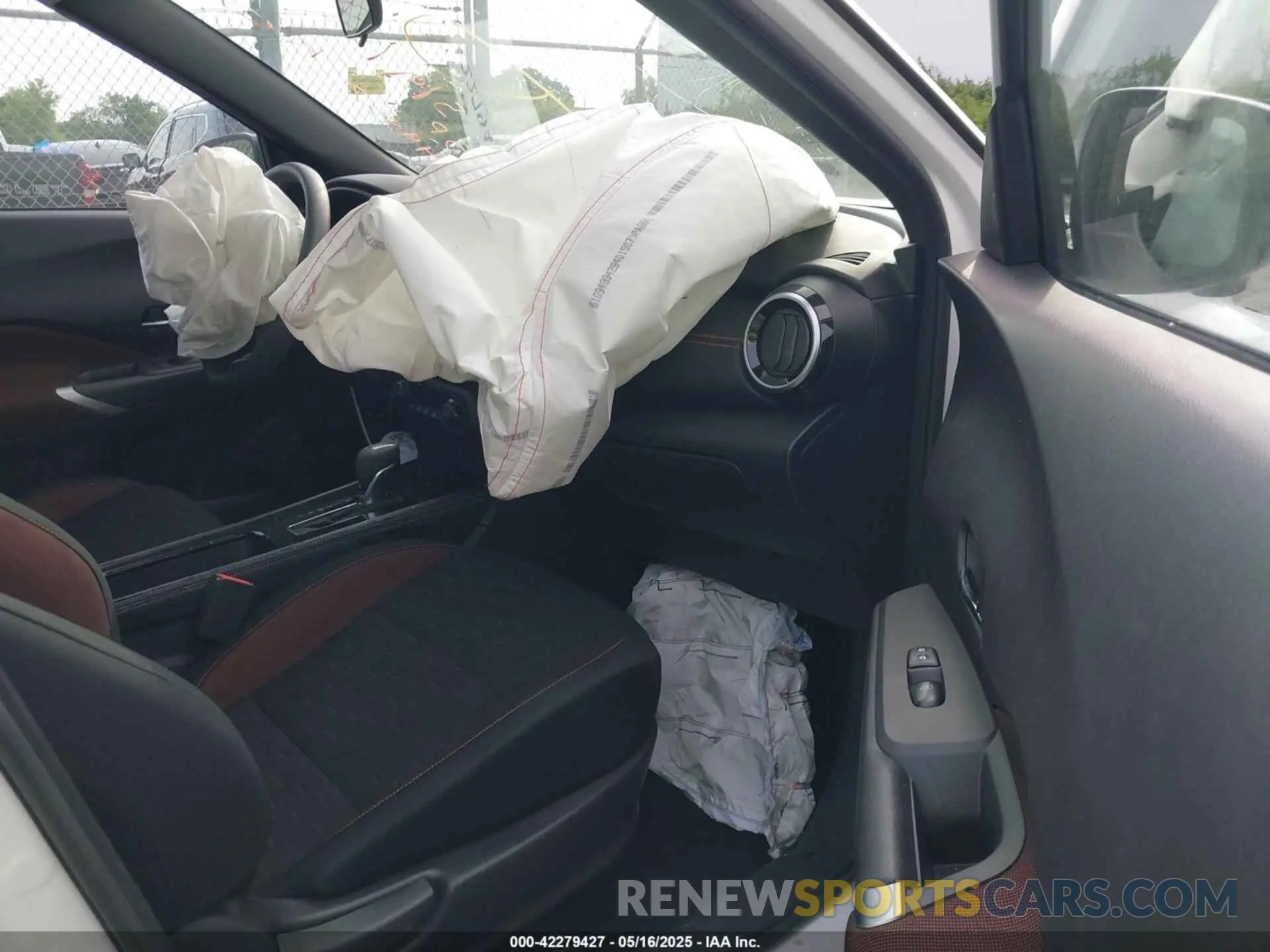 5 fotografías del automóvil dañado 3N1CP5DV3PL549557 NISSAN KICKS 2023