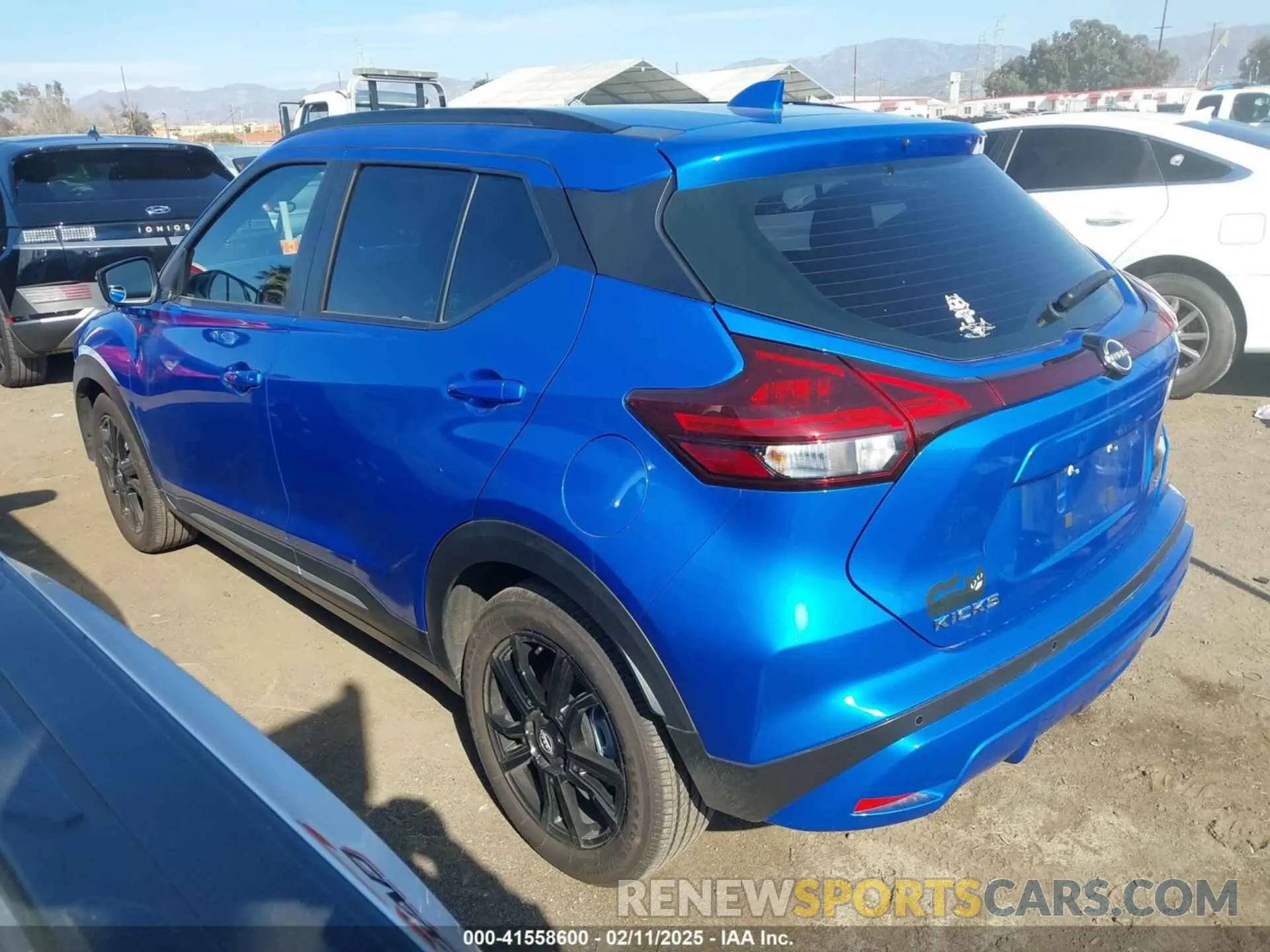 3 fotografías del automóvil dañado 3N1CP5DV3PL562471 NISSAN KICKS 2023