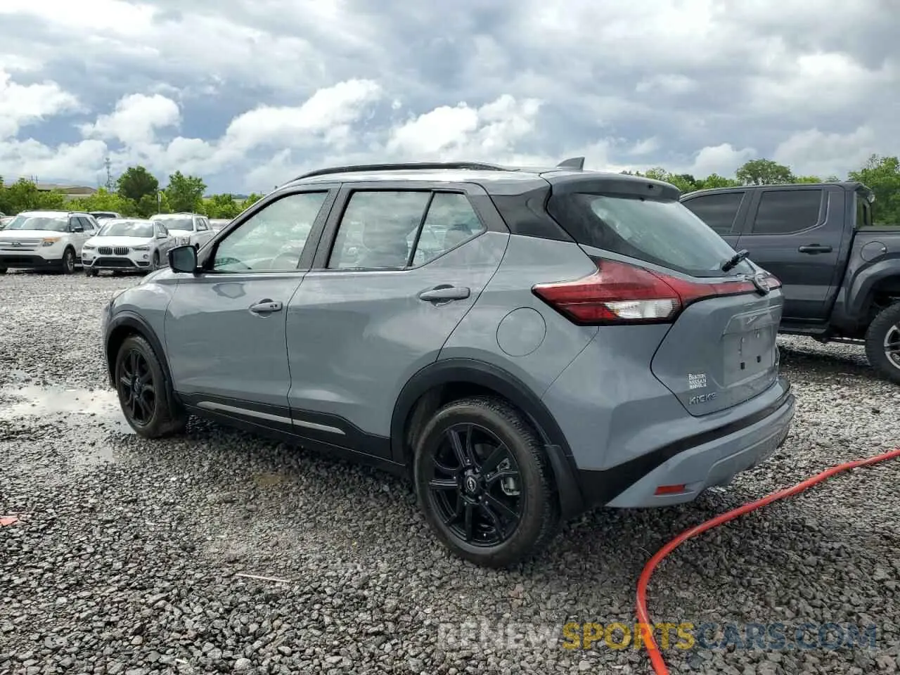 2 fotografías del automóvil dañado 3N1CP5DV3PL573048 NISSAN KICKS 2023