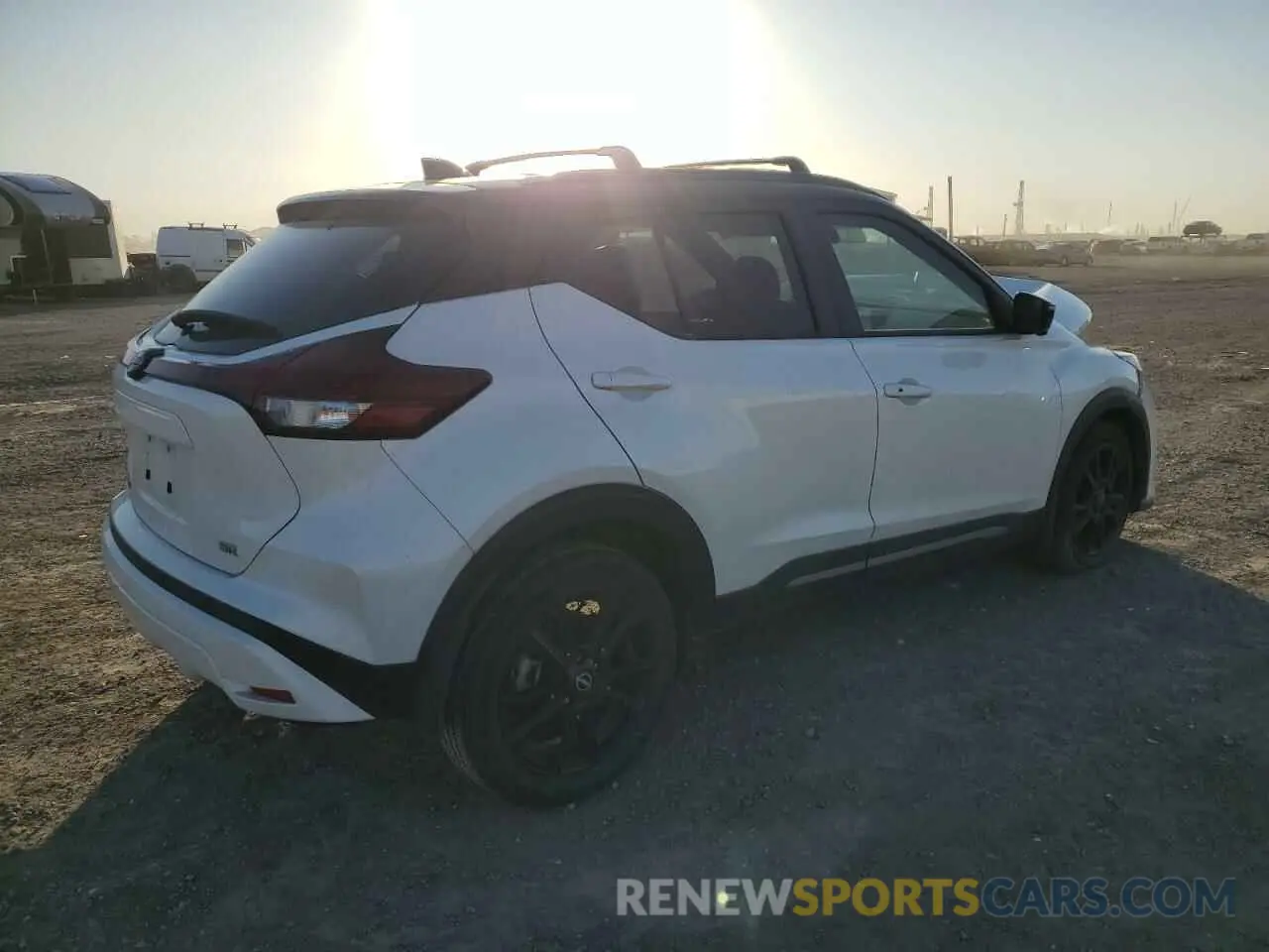 3 fotografías del automóvil dañado 3N1CP5DV4PL522755 NISSAN KICKS 2023