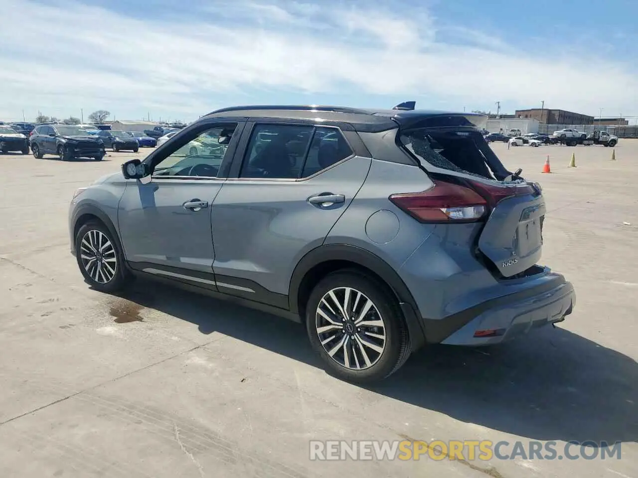 2 fotografías del automóvil dañado 3N1CP5DV5PL509433 NISSAN KICKS 2023