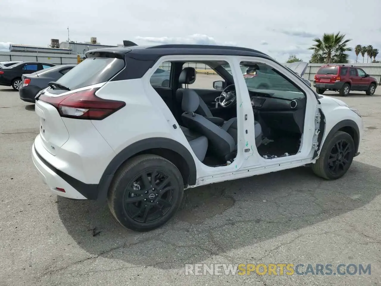 3 fotografías del automóvil dañado 3N1CP5DV5PL519427 NISSAN KICKS 2023