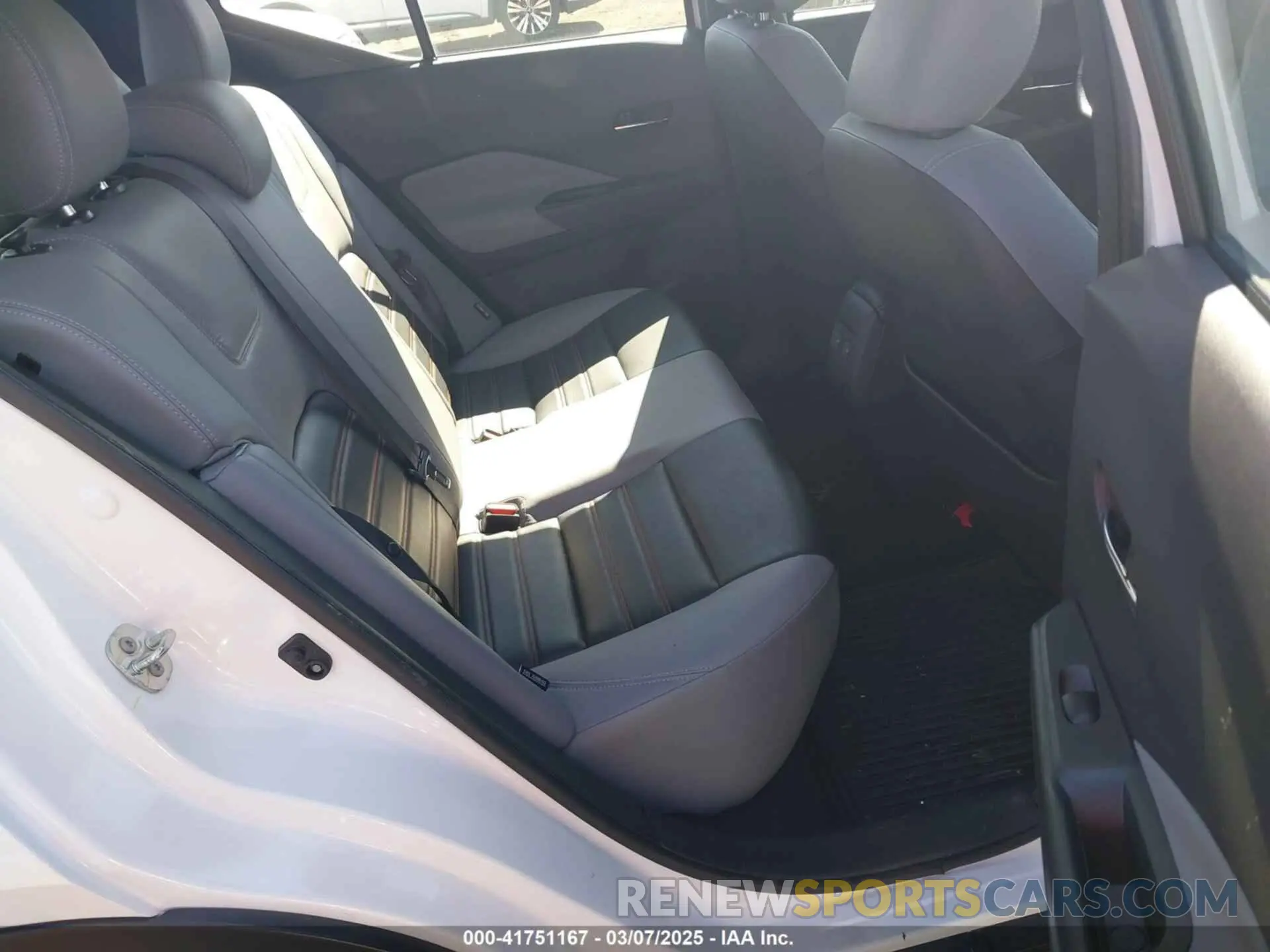 8 fotografías del automóvil dañado 3N1CP5DV6PL473400 NISSAN KICKS 2023