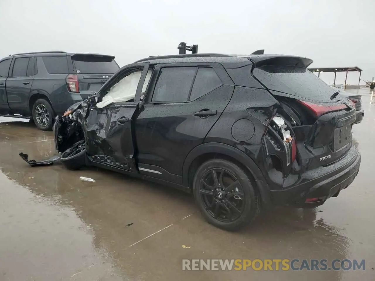 2 fotografías del automóvil dañado 3N1CP5DV7PL537329 NISSAN KICKS 2023