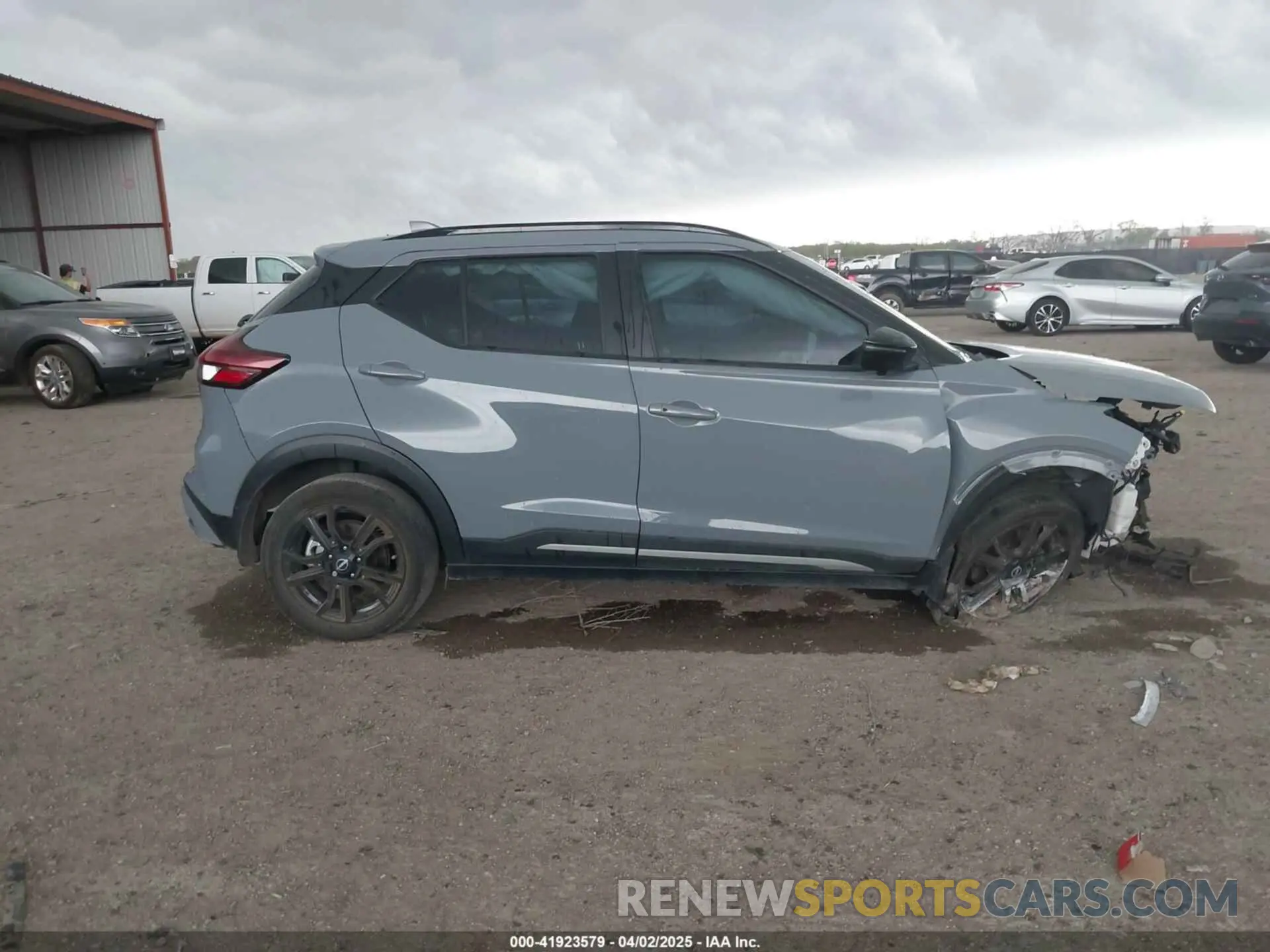 12 fotografías del automóvil dañado 3N1CP5DV8PL536559 NISSAN KICKS 2023