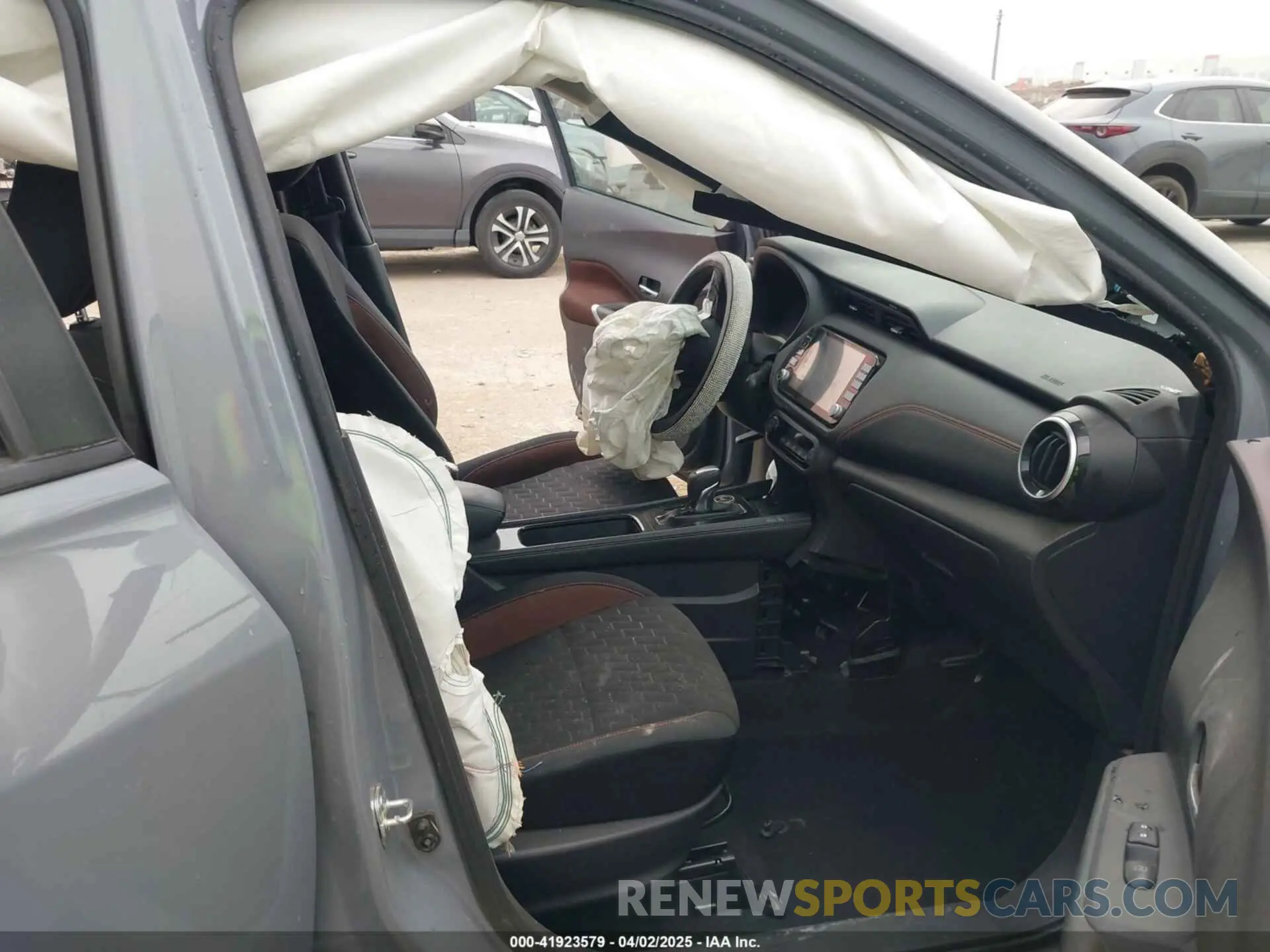 5 fotografías del automóvil dañado 3N1CP5DV8PL536559 NISSAN KICKS 2023