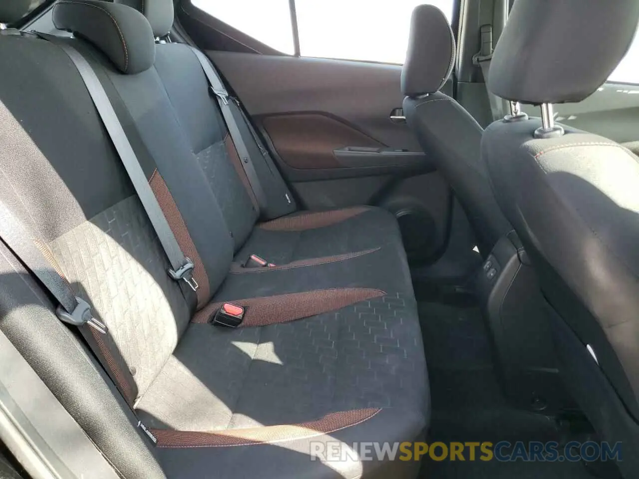 10 fotografías del automóvil dañado 3N1CP5DV8PL545634 NISSAN KICKS 2023