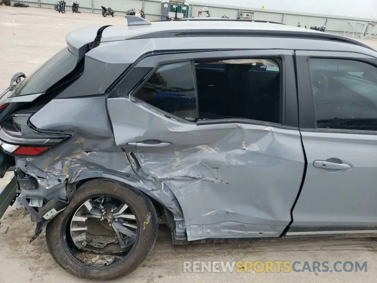 10 fotografías del automóvil dañado 3N1CP5DV8PL549277 NISSAN KICKS 2023