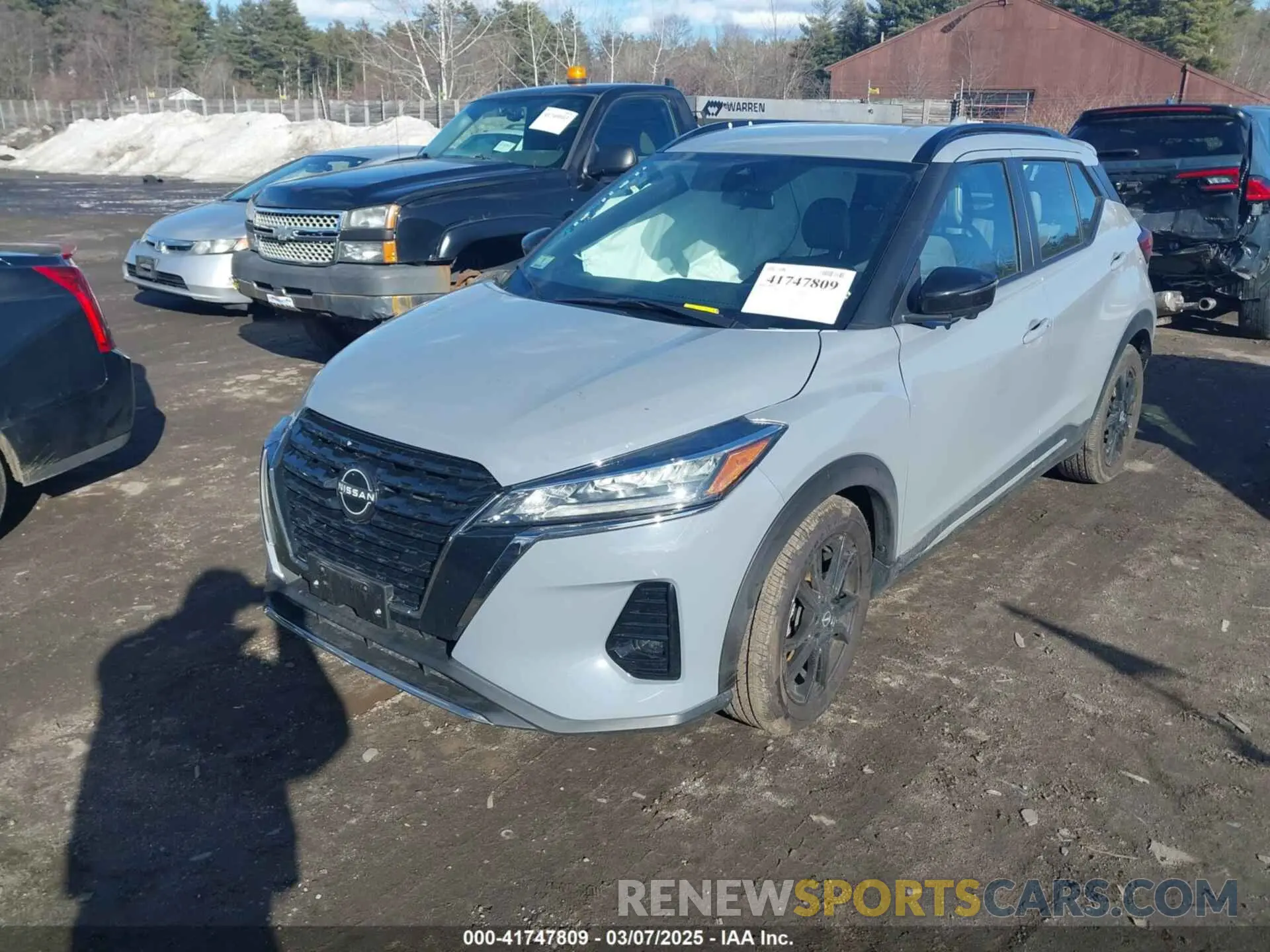 2 fotografías del automóvil dañado 3N1CP5DV9PL499683 NISSAN KICKS 2023