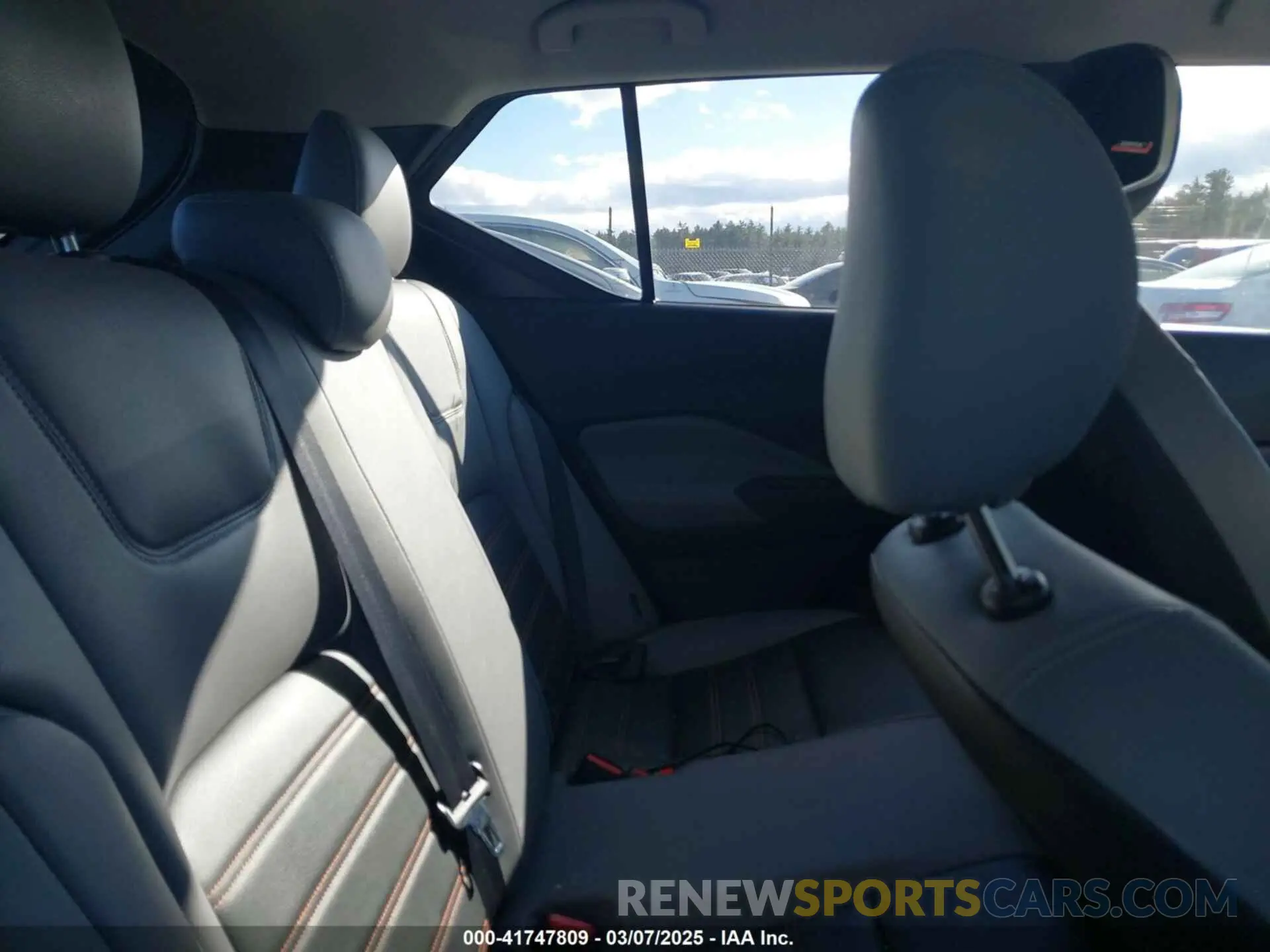 8 fotografías del automóvil dañado 3N1CP5DV9PL499683 NISSAN KICKS 2023
