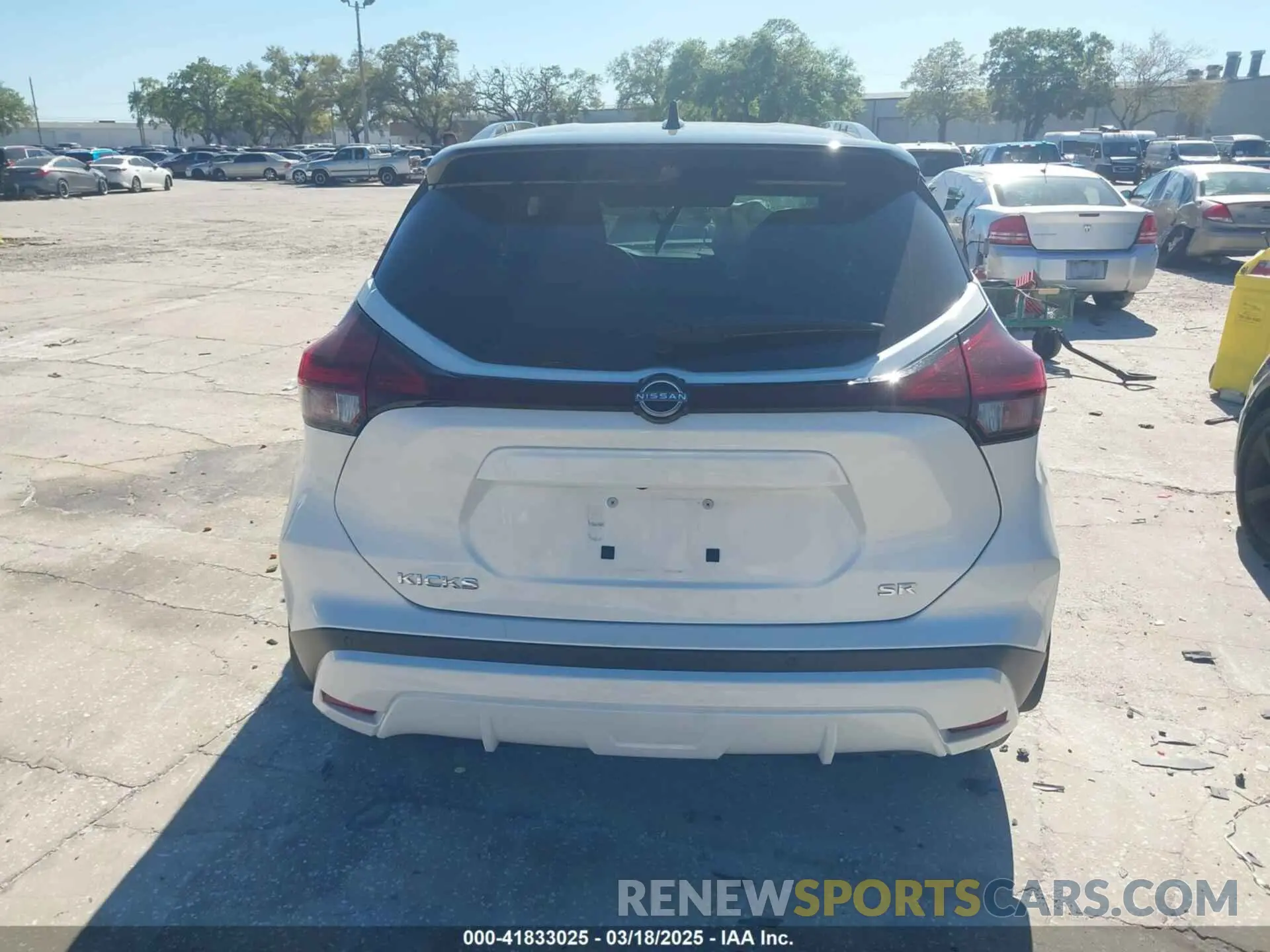 17 fotografías del automóvil dañado 3N1CP5DVXPL546073 NISSAN KICKS 2023