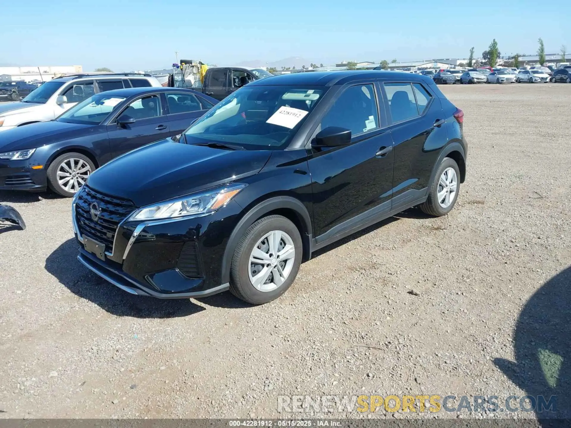 2 fotografías del automóvil dañado 3N1CP5BV0RL497360 NISSAN KICKS 2024