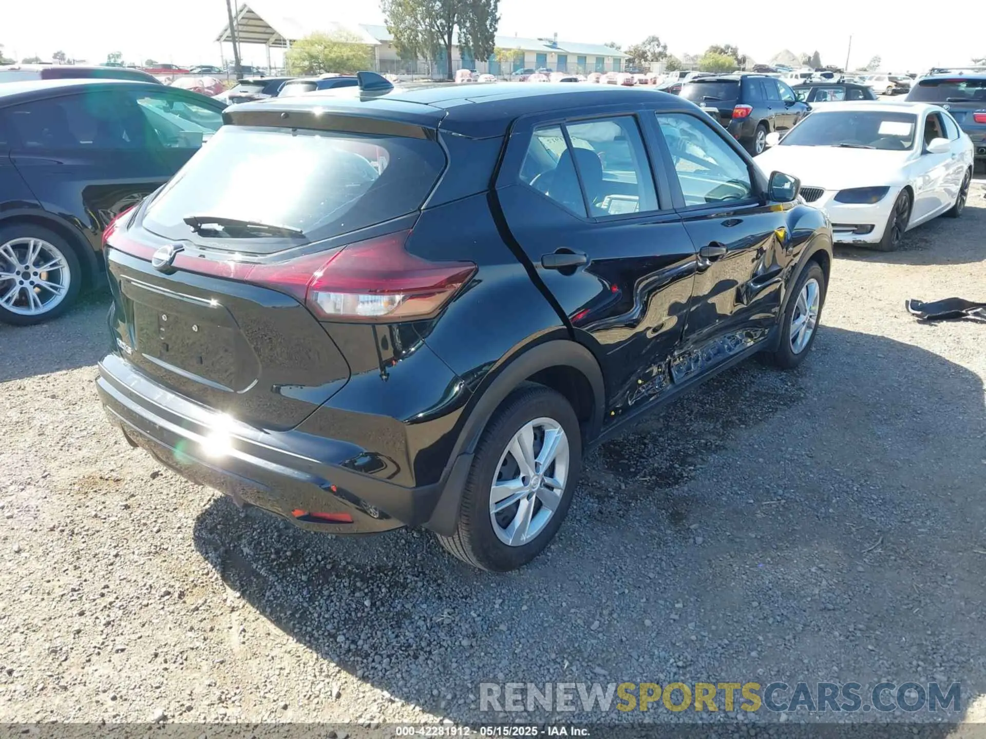 4 fotografías del automóvil dañado 3N1CP5BV0RL497360 NISSAN KICKS 2024