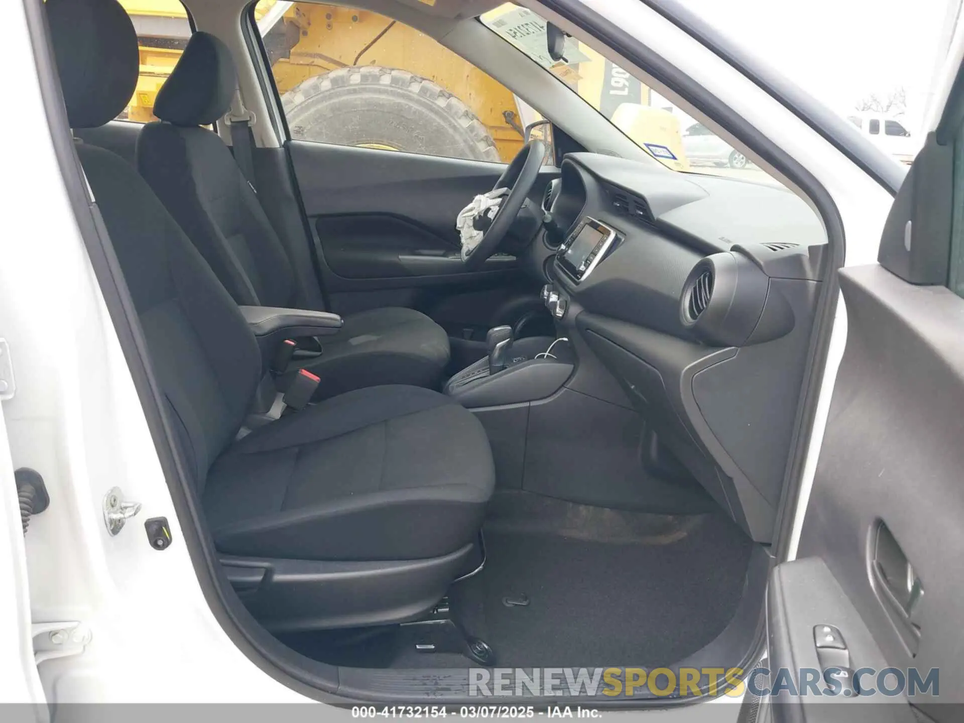 5 fotografías del automóvil dañado 3N1CP5BV1RL502999 NISSAN KICKS 2024