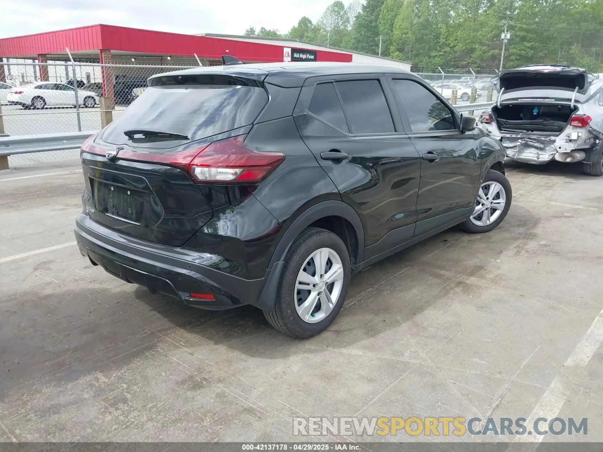 4 fotografías del automóvil dañado 3N1CP5BV2RL552911 NISSAN KICKS 2024
