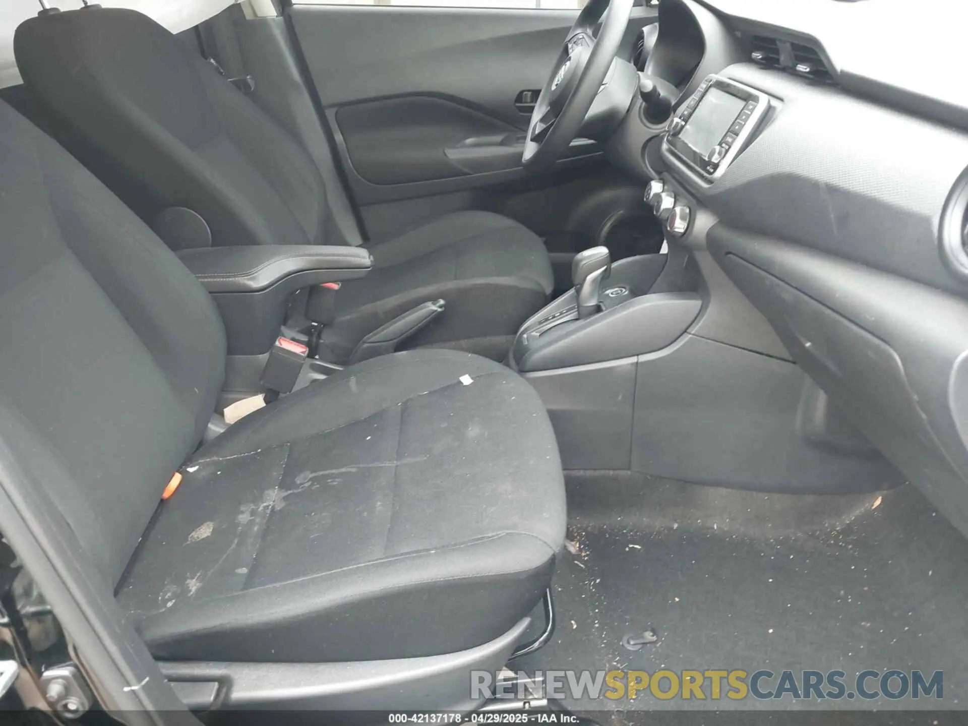 5 fotografías del automóvil dañado 3N1CP5BV2RL552911 NISSAN KICKS 2024