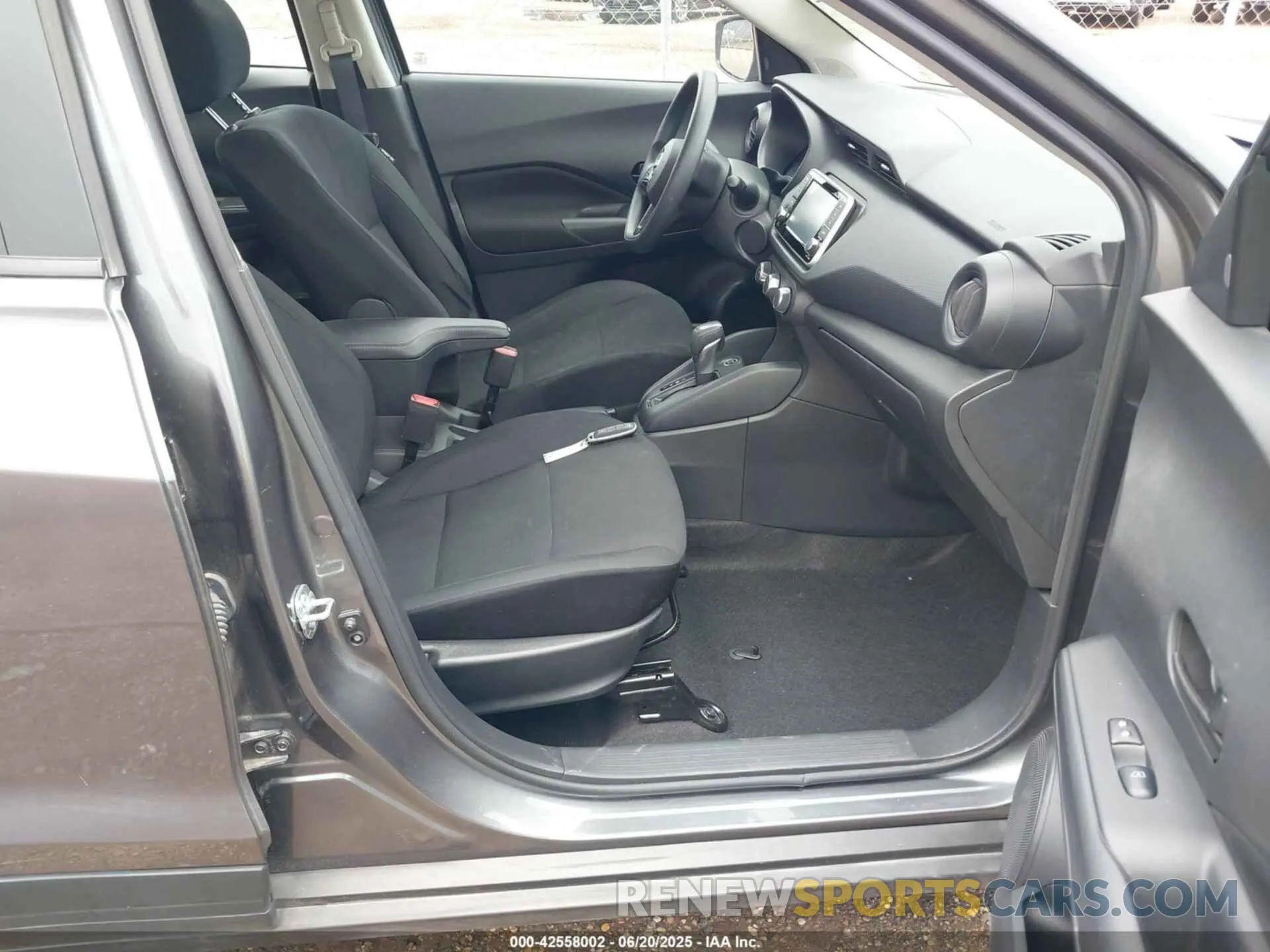 5 fotografías del automóvil dañado 3N1CP5BV2RL580756 NISSAN KICKS 2024