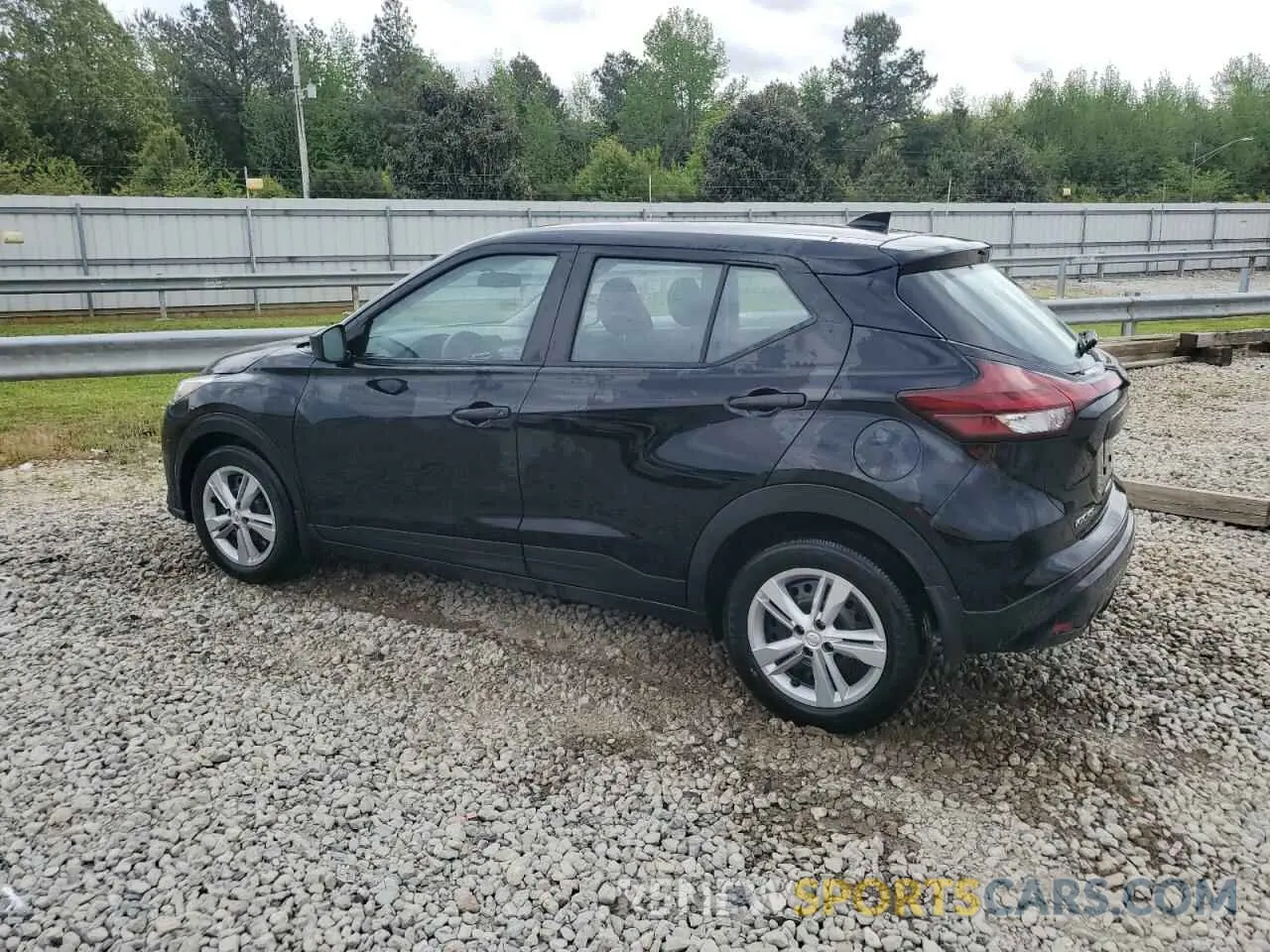 2 fotografías del automóvil dañado 3N1CP5BV3RL538516 NISSAN KICKS 2024
