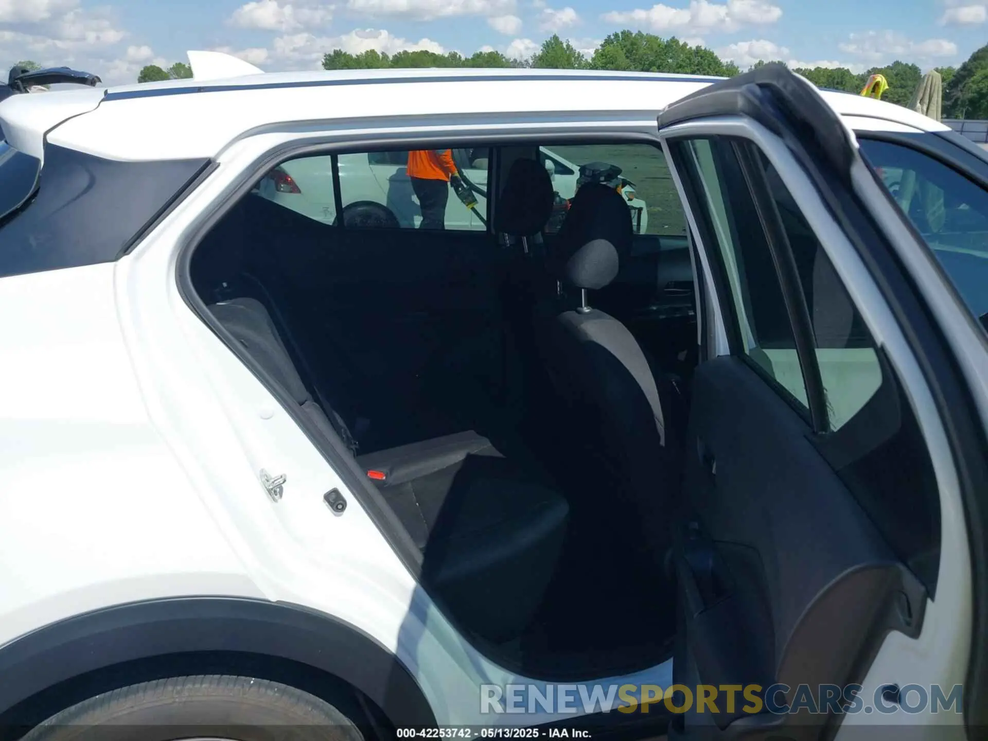 8 fotografías del automóvil dañado 3N1CP5BV4RL500843 NISSAN KICKS 2024
