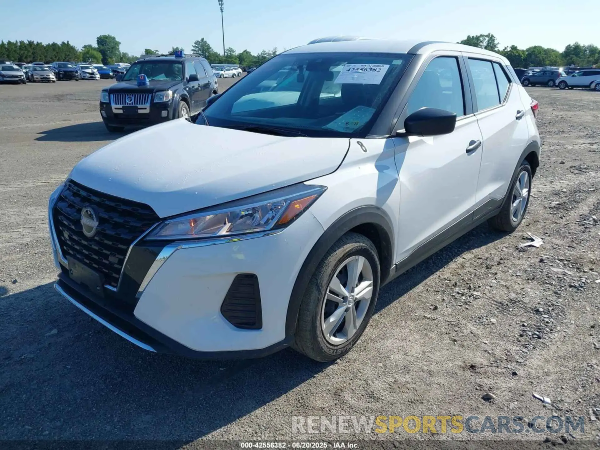 2 fotografías del automóvil dañado 3N1CP5BV4RL545989 NISSAN KICKS 2024