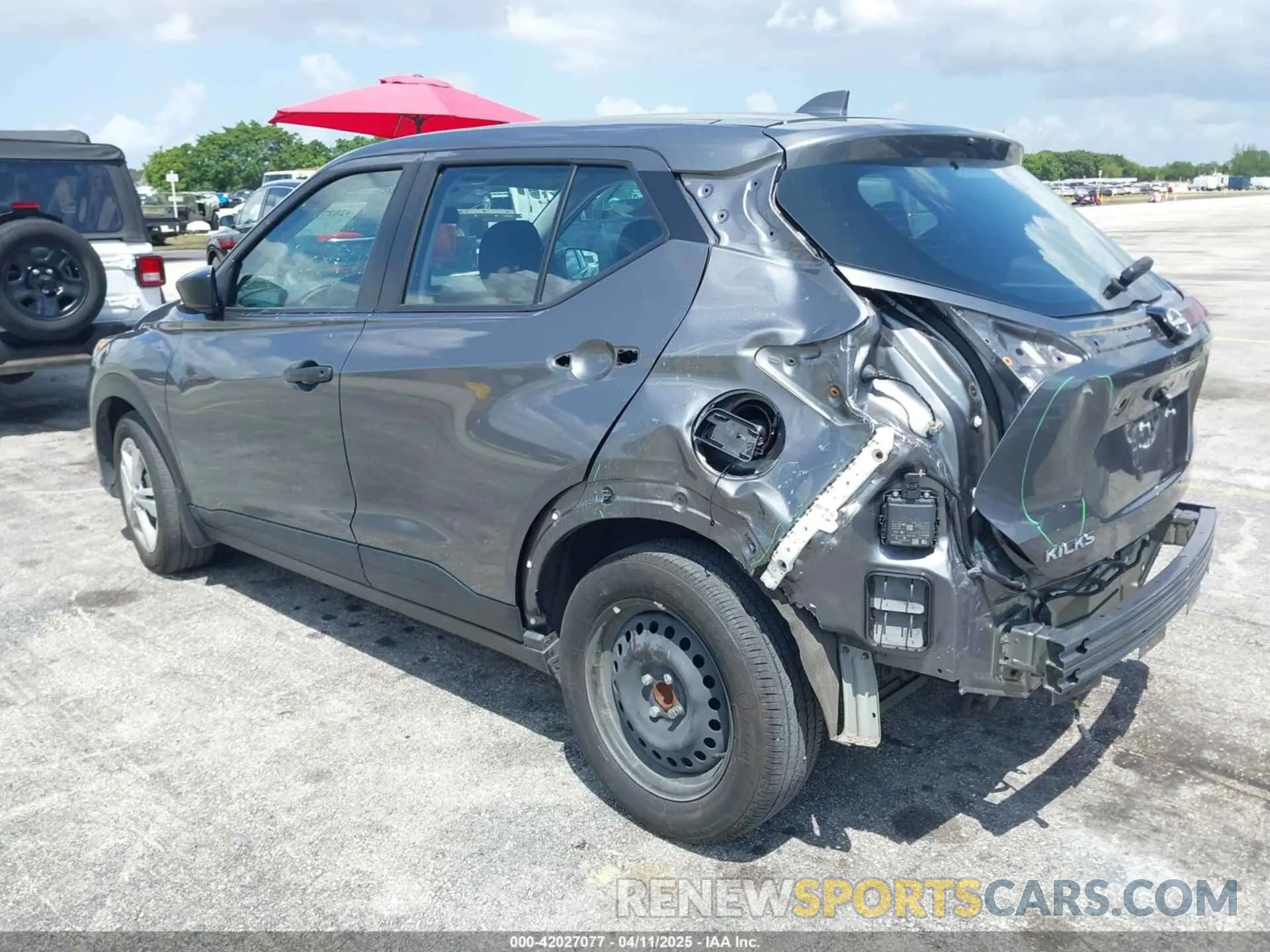 3 fotografías del automóvil dañado 3N1CP5BV6RL472138 NISSAN KICKS 2024